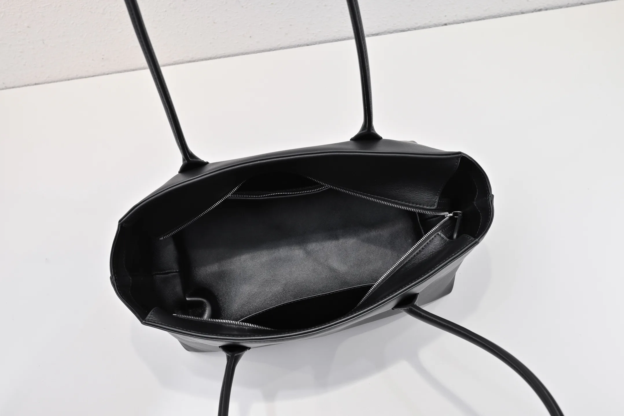 Women's Classic Handbags THE ROW 17449006