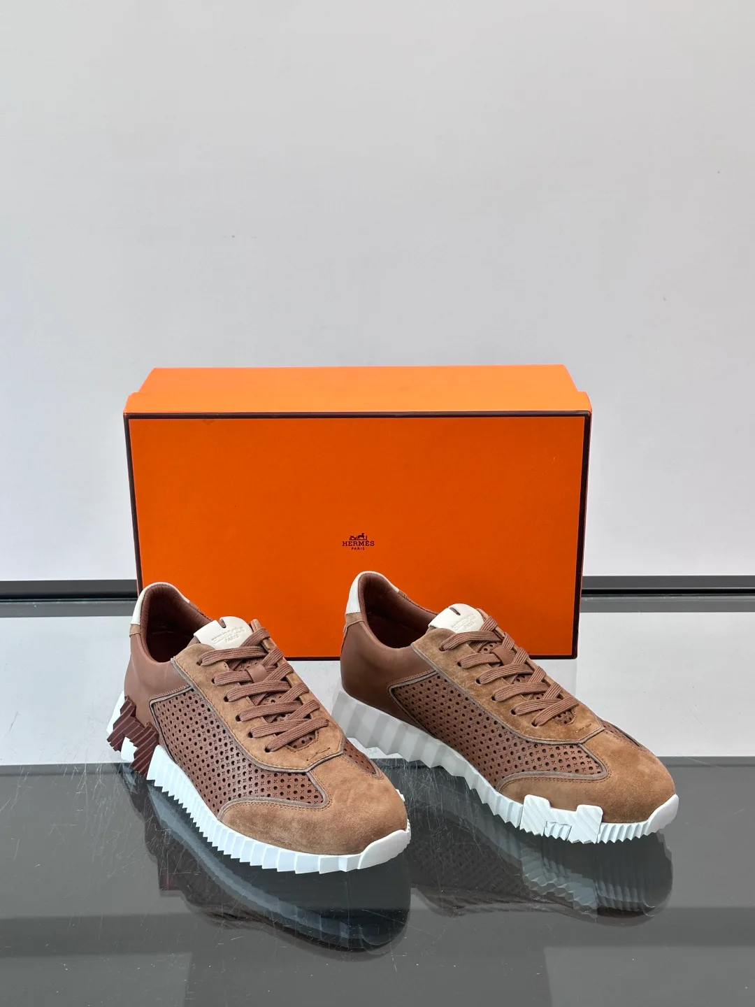 Women's Sneakers HERMES 18118571