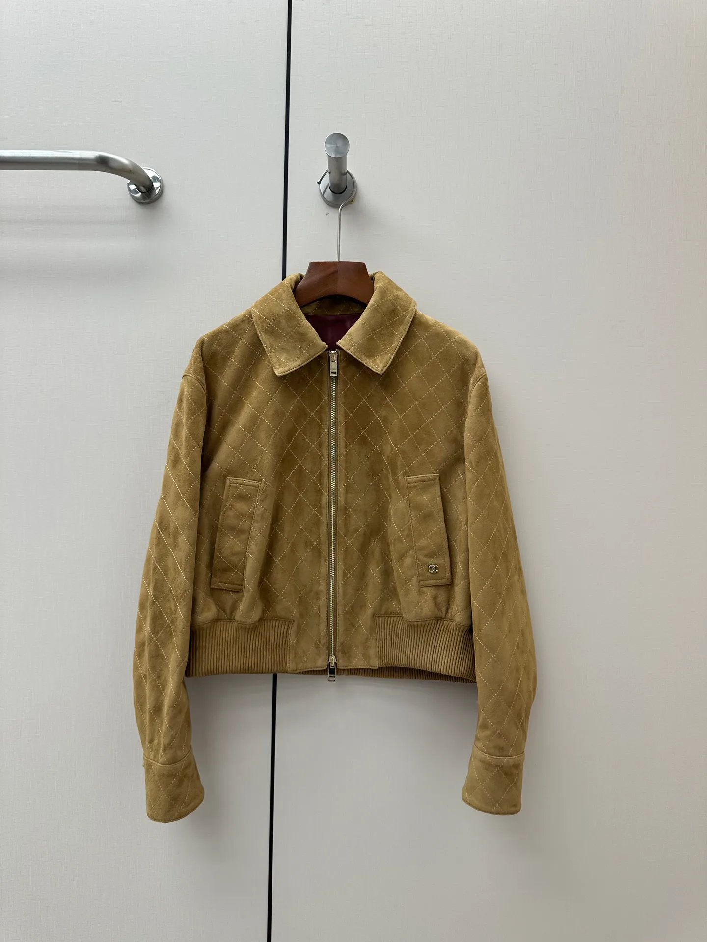Women's Leather Jackets And Sheepskin Coats CHANEL 18172811