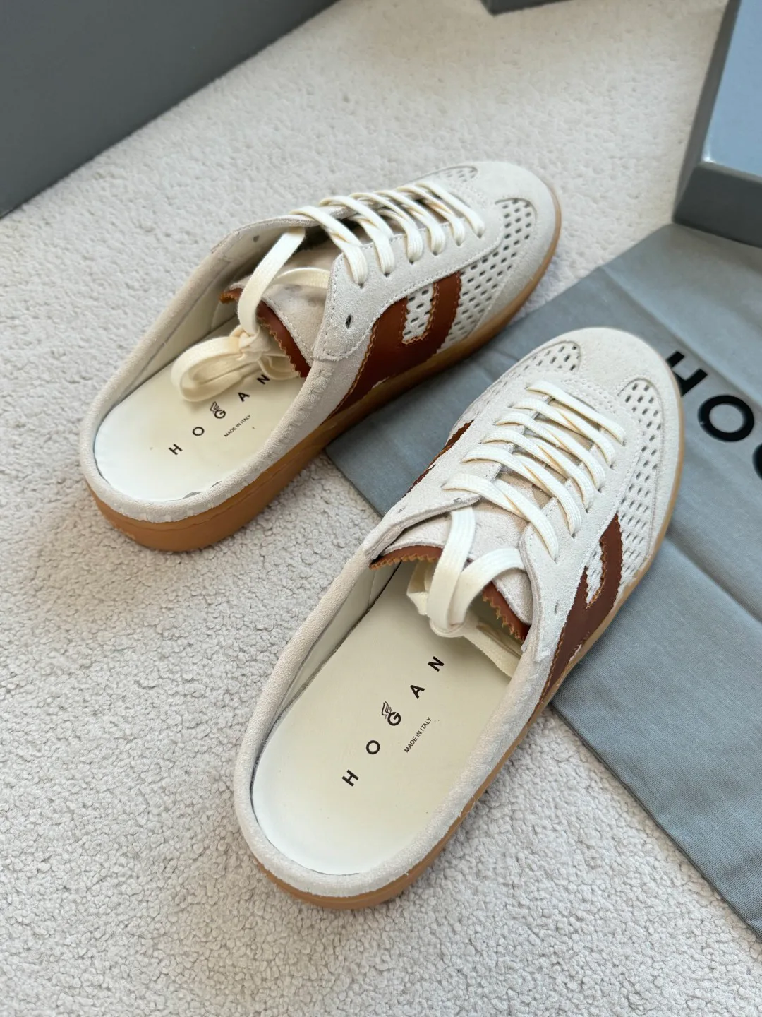 Women's Sneakers HOGAN 17698136