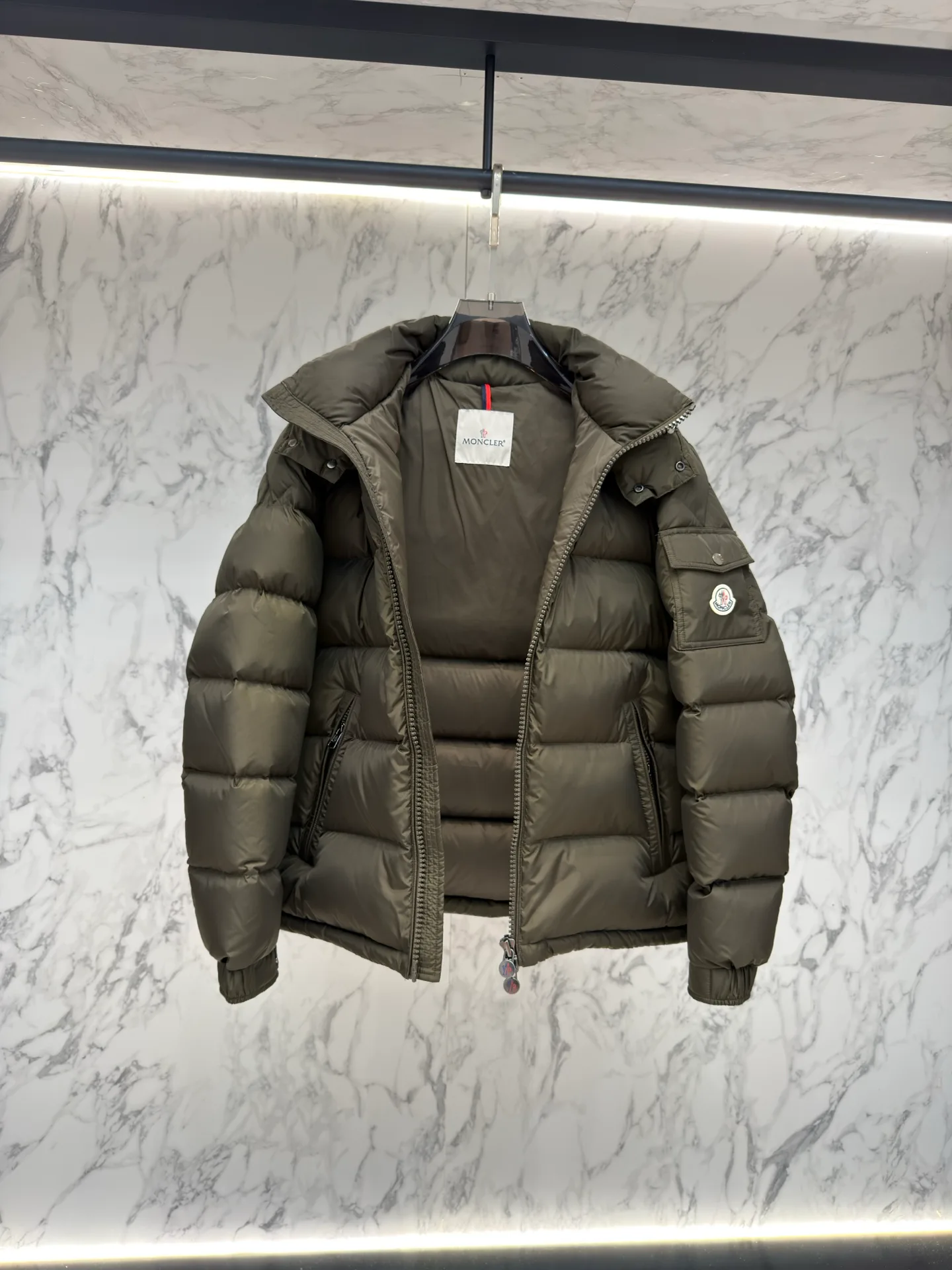 Куртки И Пуховики Мужские Moncler 18681352