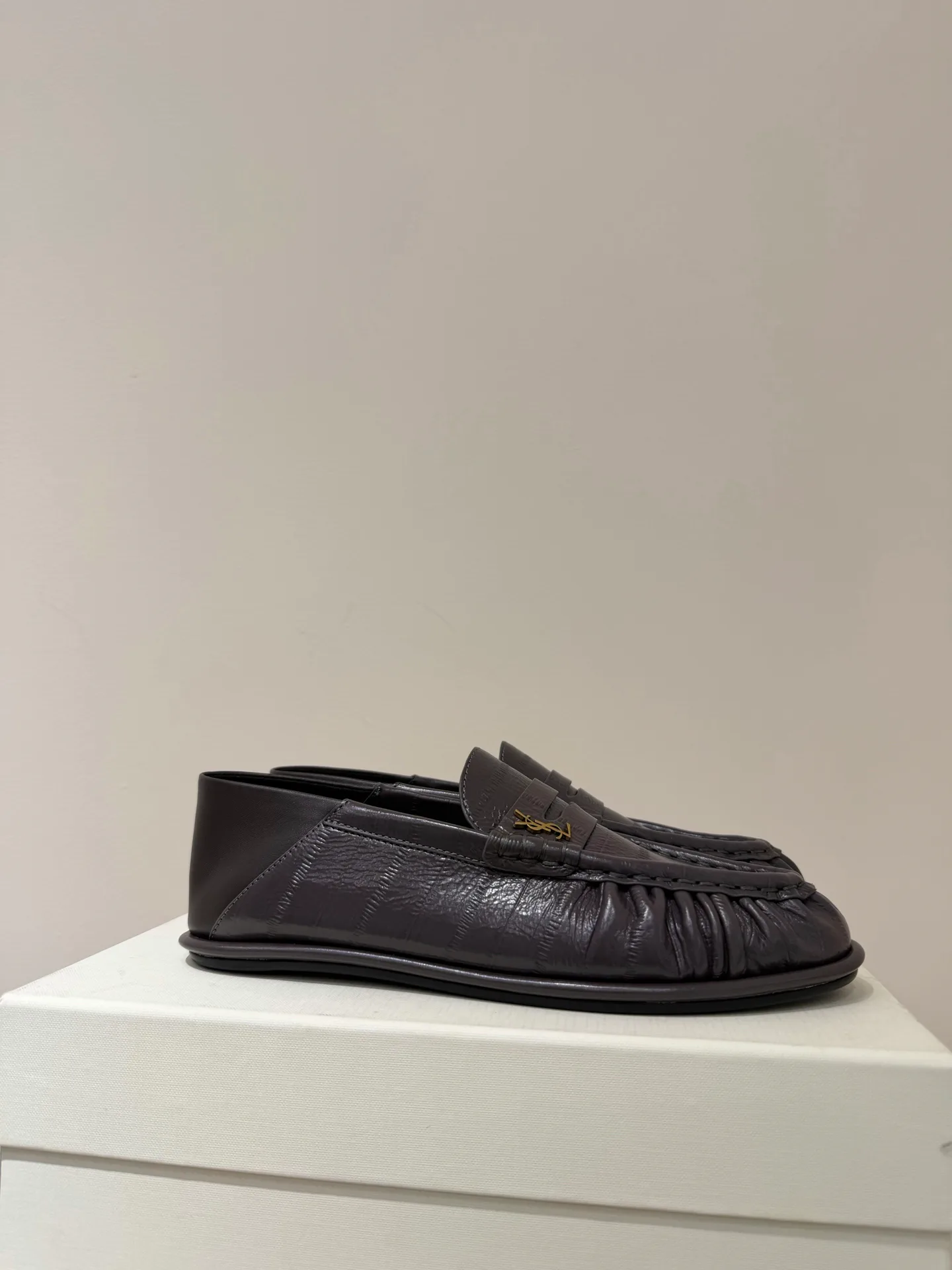 Women's Loafers And Moccasins SAINT LAURENT 18195708