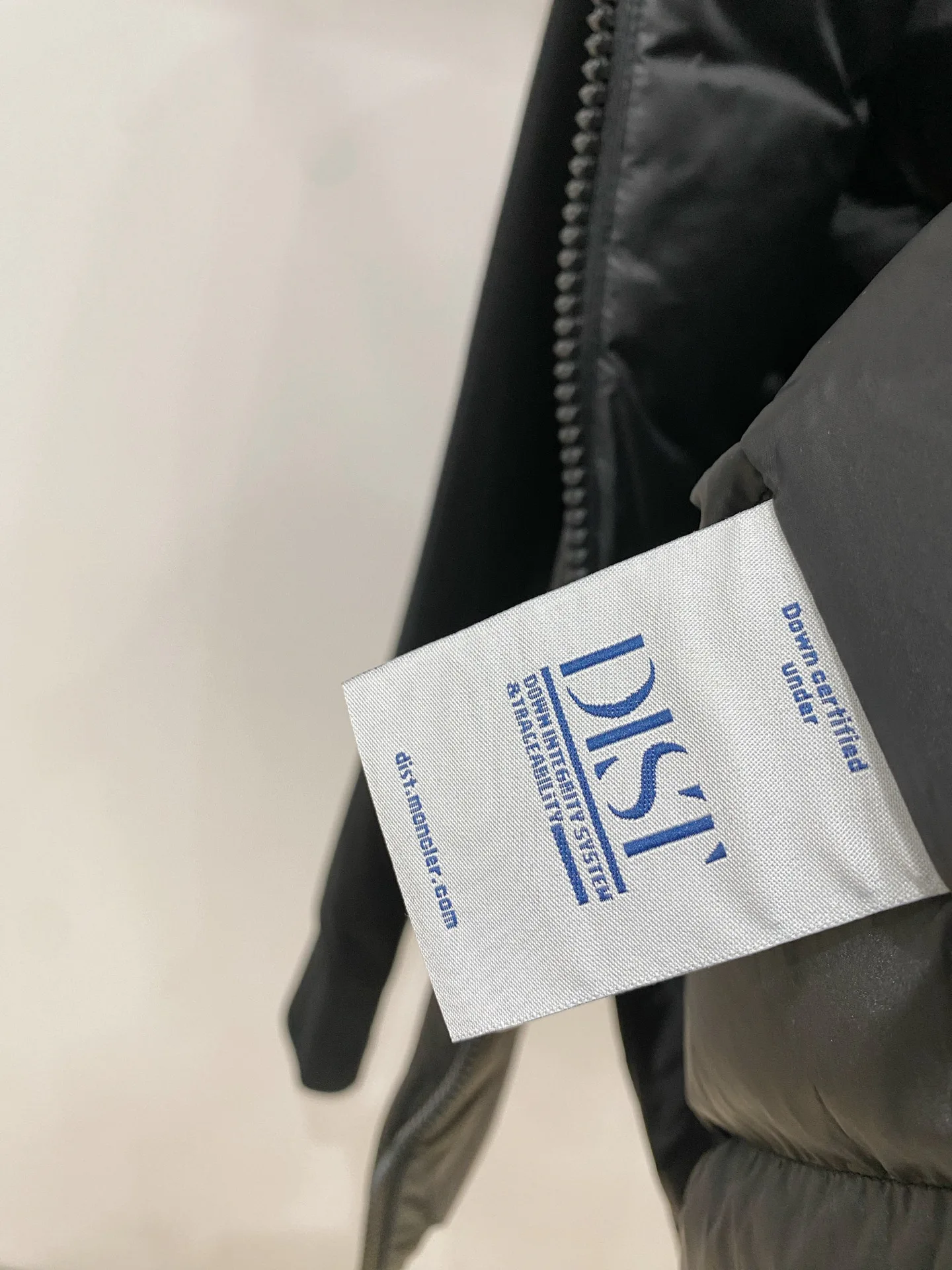 Куртки И Пуховики Мужские Moncler 18596327
