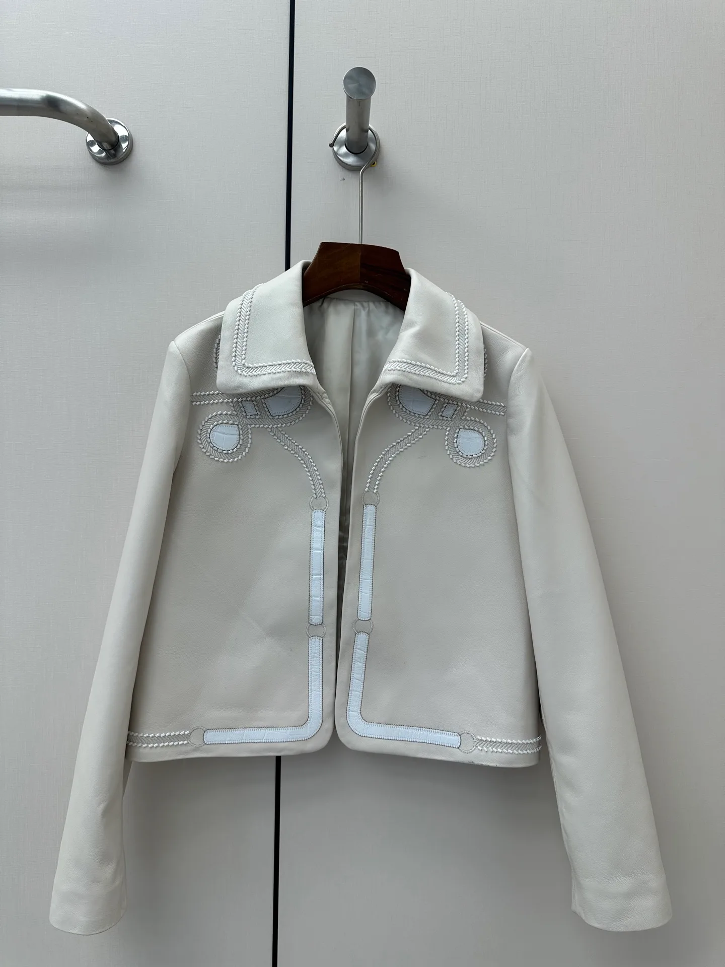 Women's Leather Jackets And Sheepskin Coats HERMES 18060937