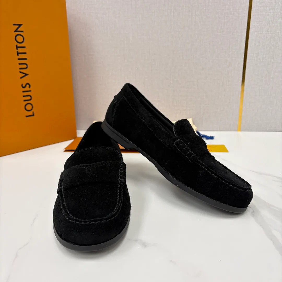 Men's Loafers And Dress Shoes LOUIS VUITTON 17715948