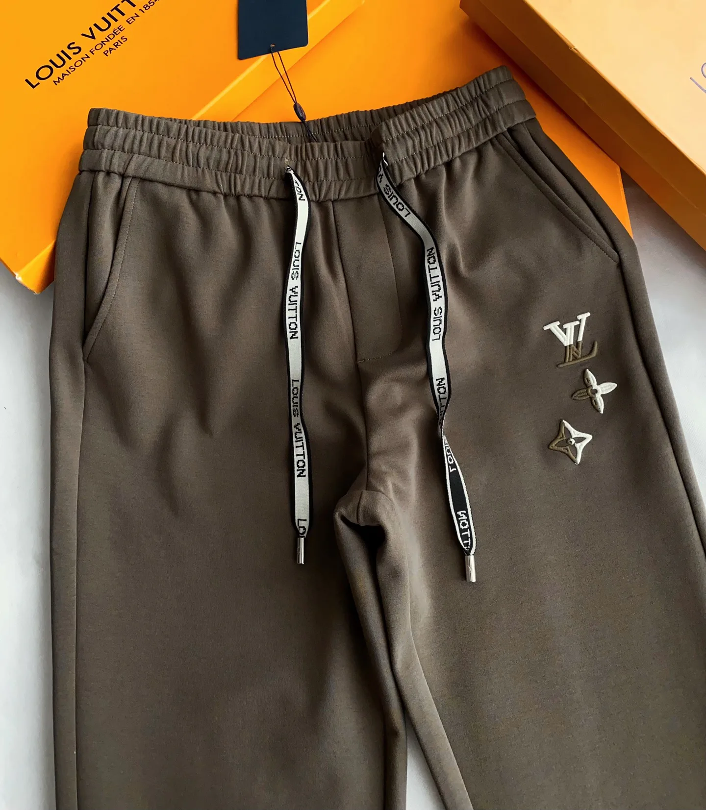 Men's Trousers LOUIS VUITTON 18469133
