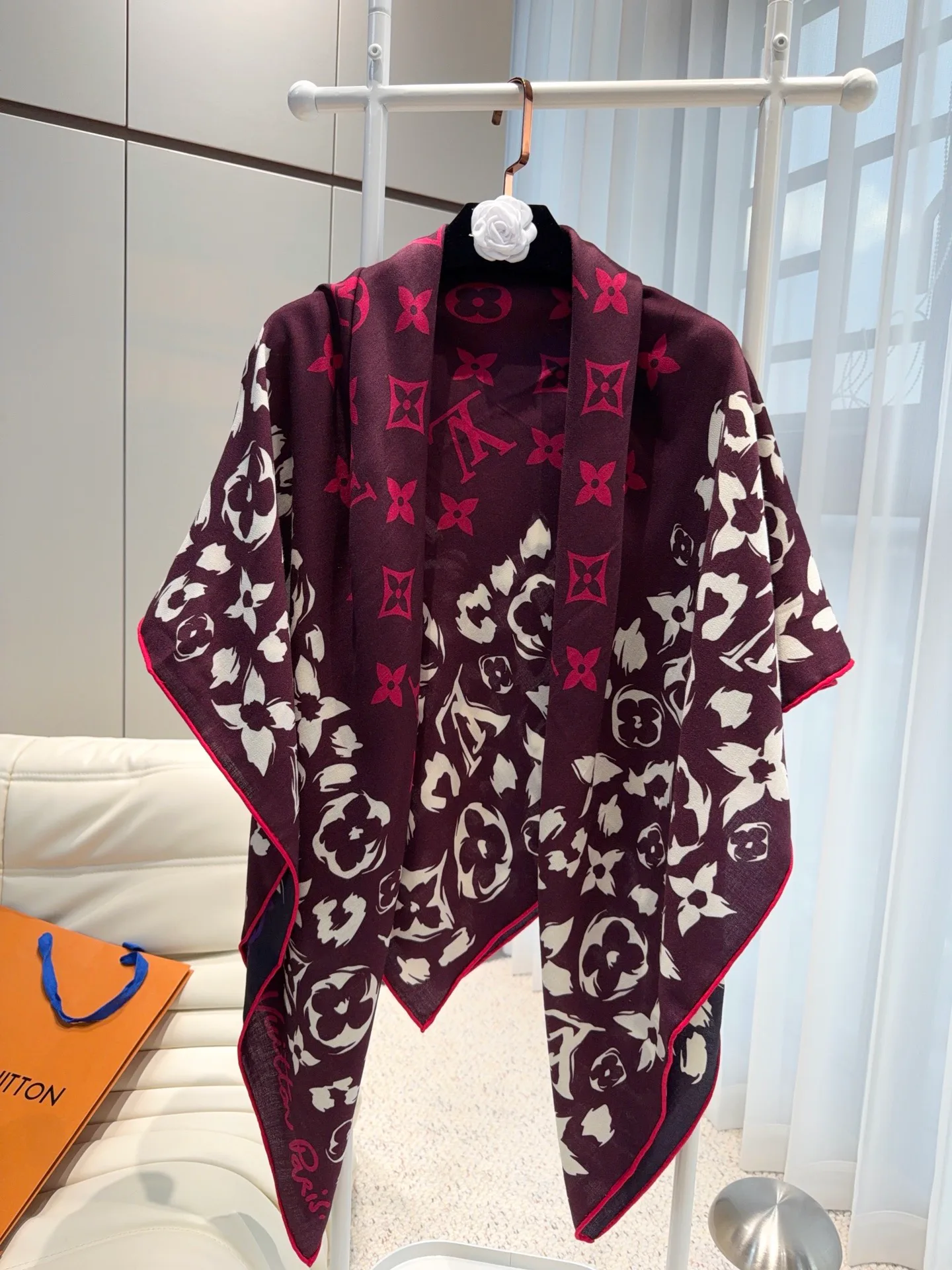 Silk Scarves LOUIS VUITTON 18322290
