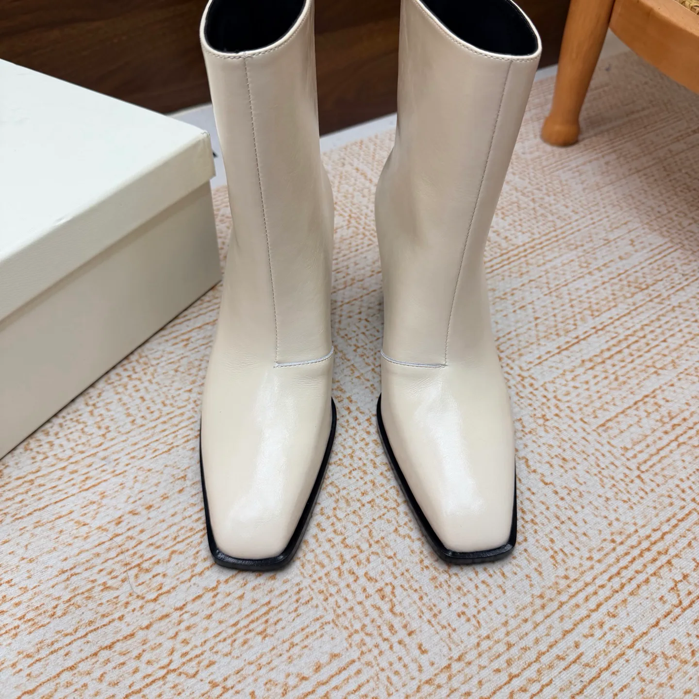 Women's Booties SAINT LAURENT 18104624