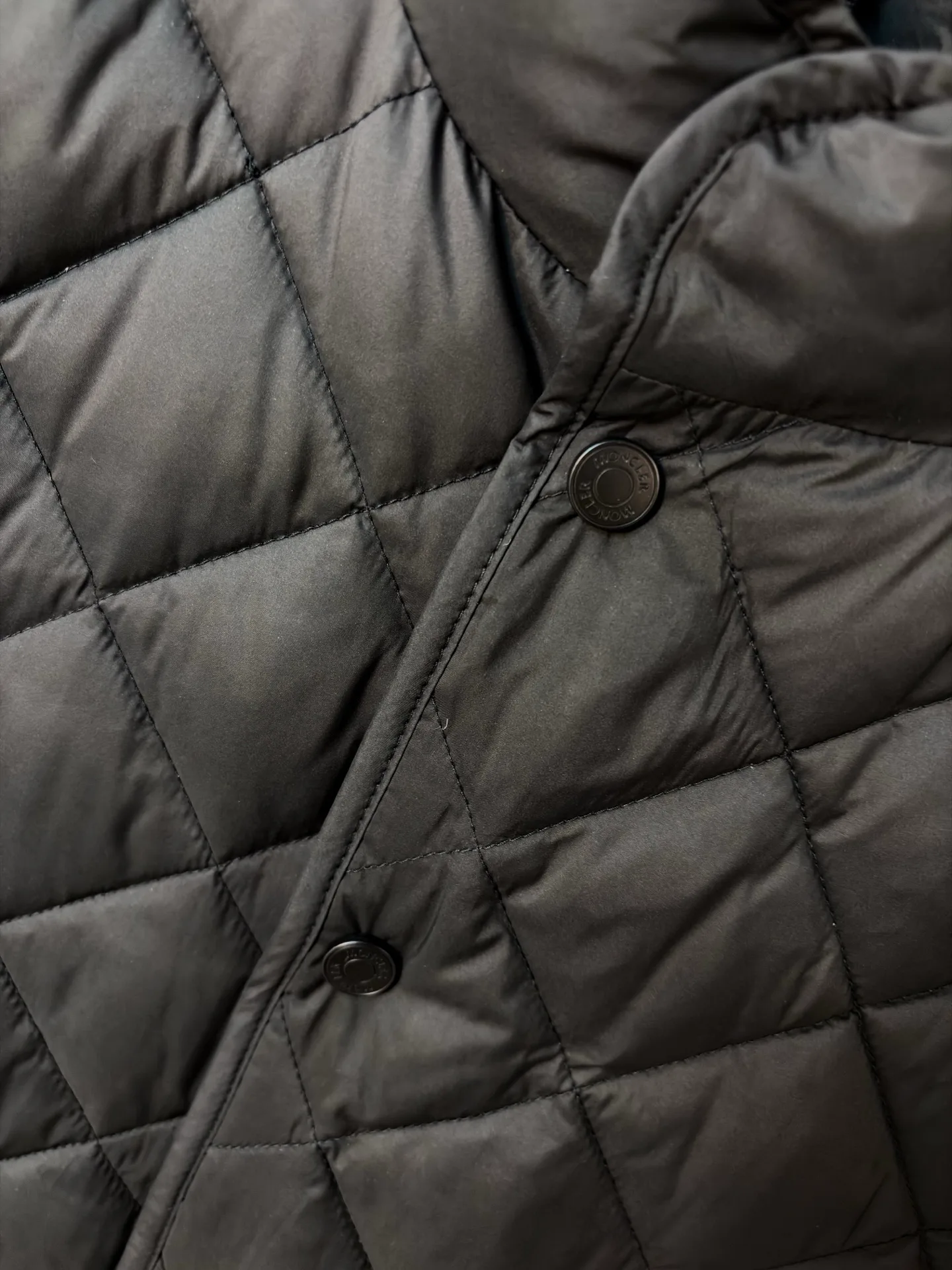 Women's Jackets And Down Jackets MONCLER 17944003