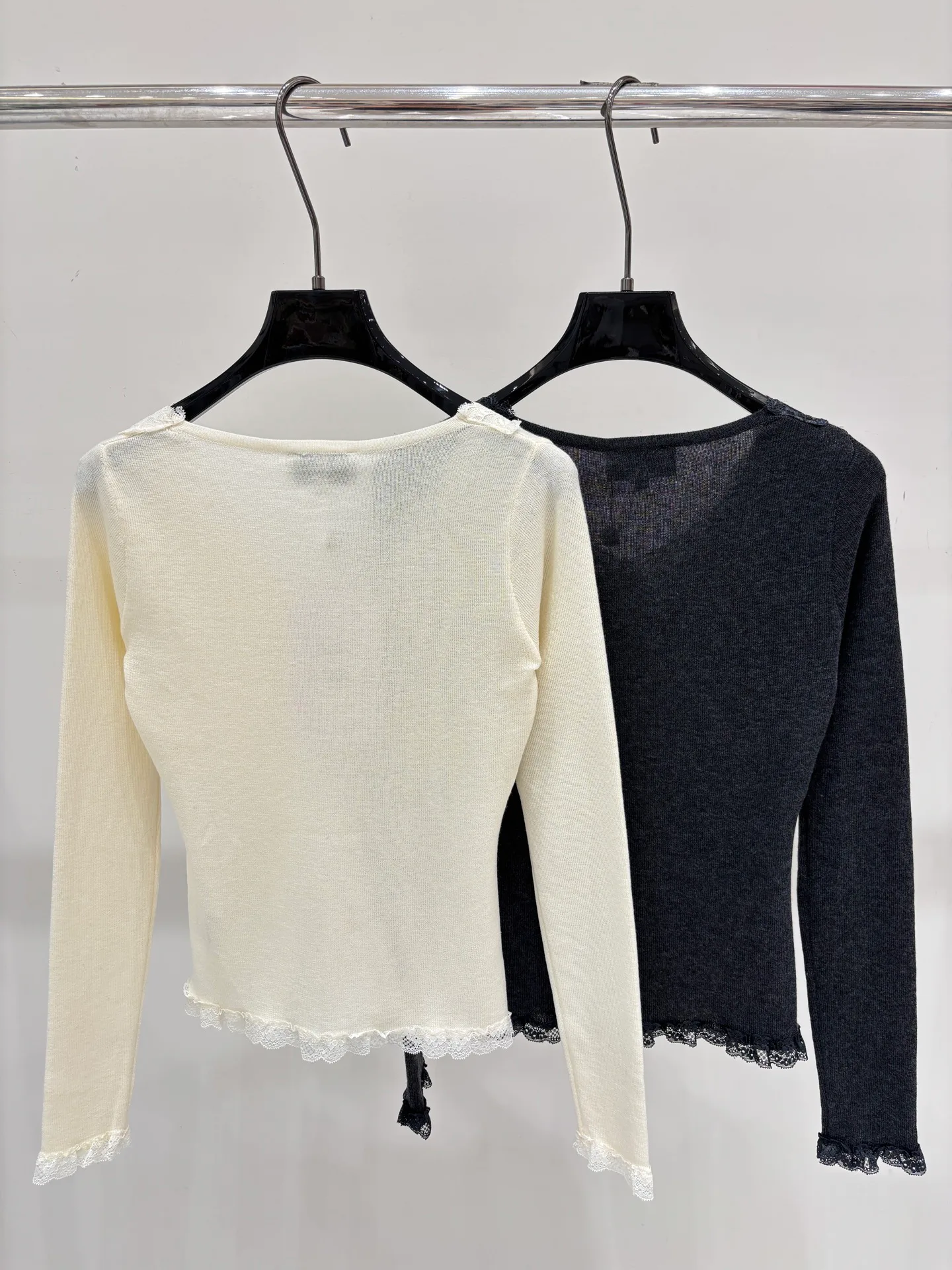 Women's Jumpers And Sweaters CHANEL 18138178