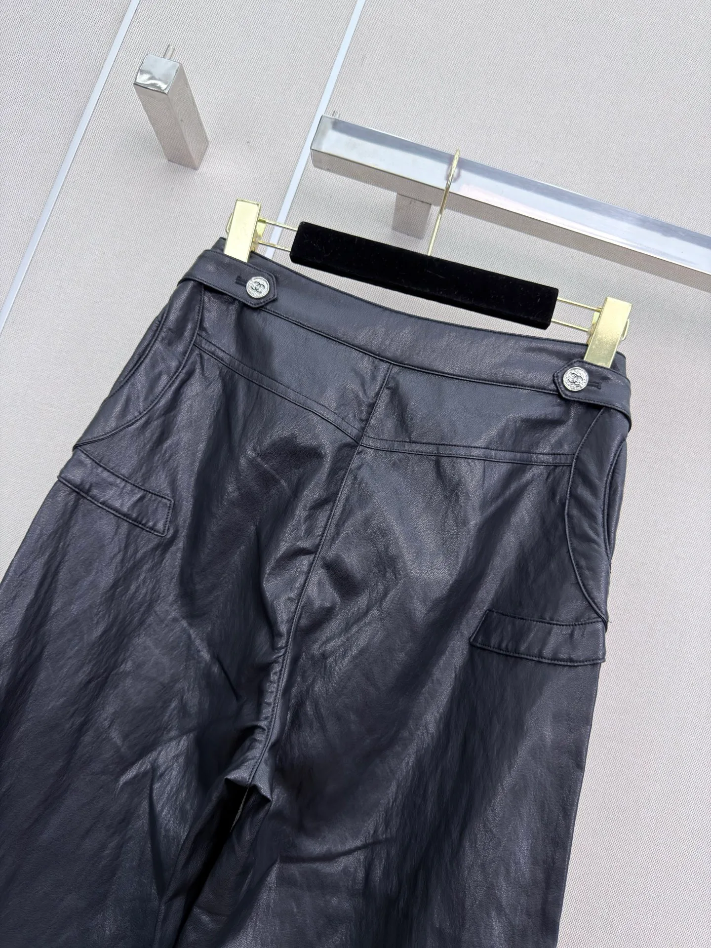 Women's Trousers CHANEL 18094323
