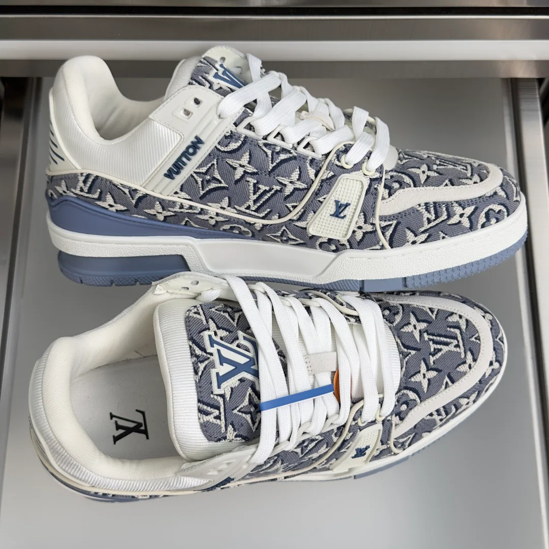 Women's Sneakers LOUIS VUITTON 17772025