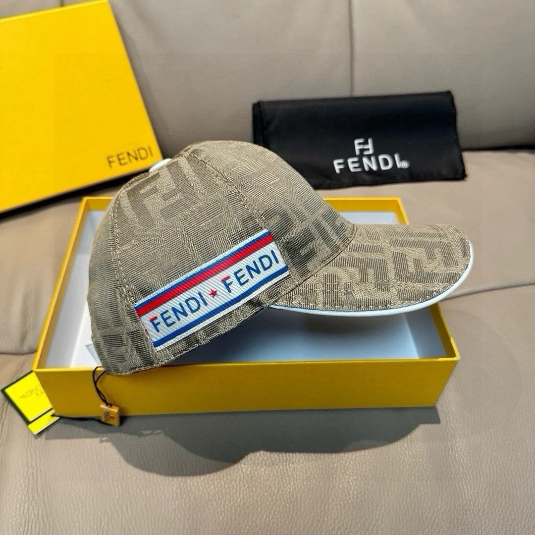Hats FENDI 17515241