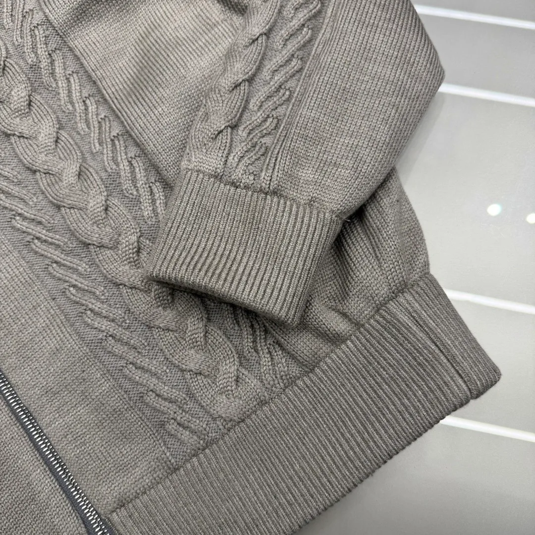 Men's Jumpers And Sweaters LORO PIANA 18174104