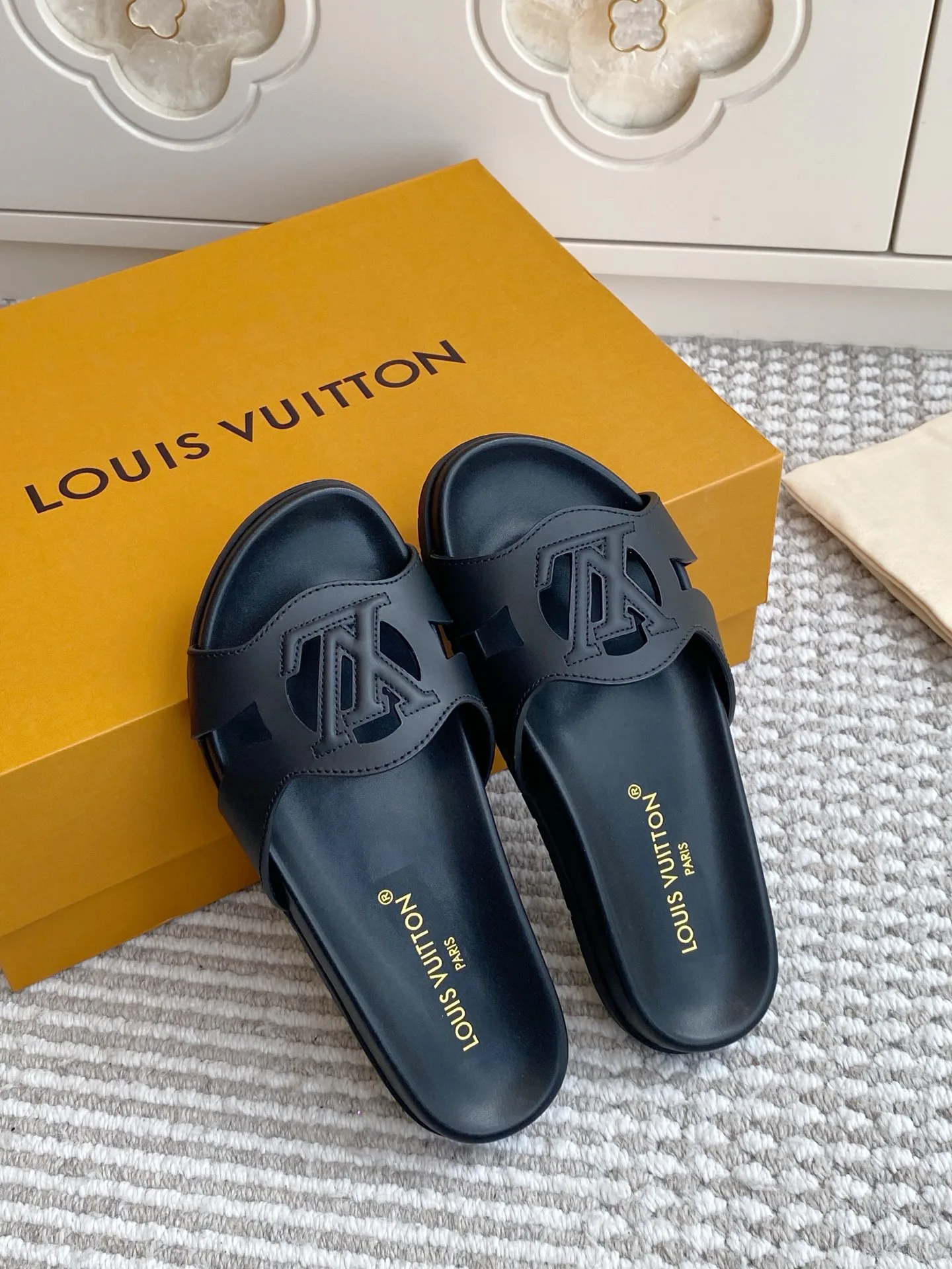 Women's Flip-Flops LOUIS VUITTON 17572148