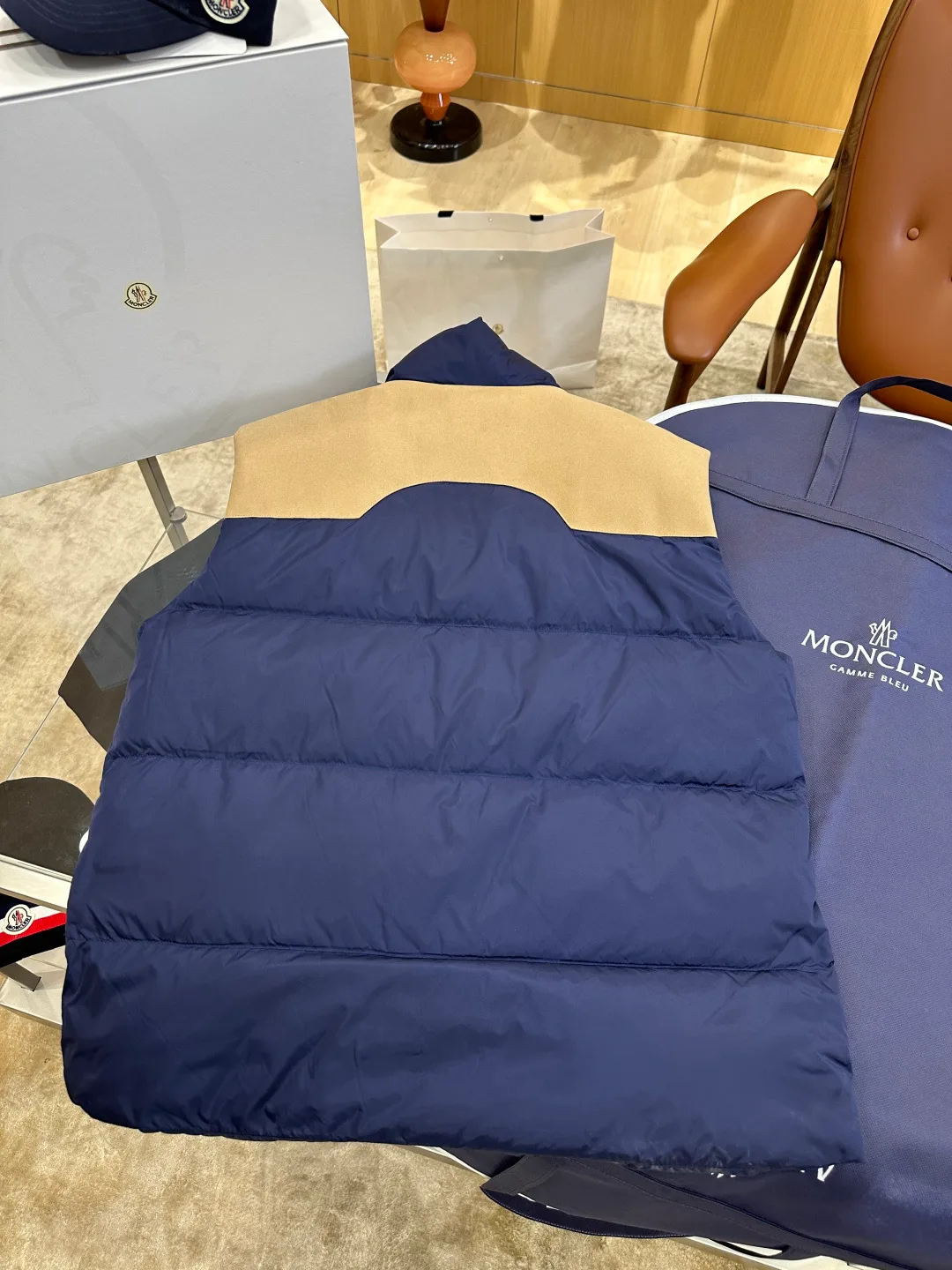 Men's Vests MONCLER 18359604