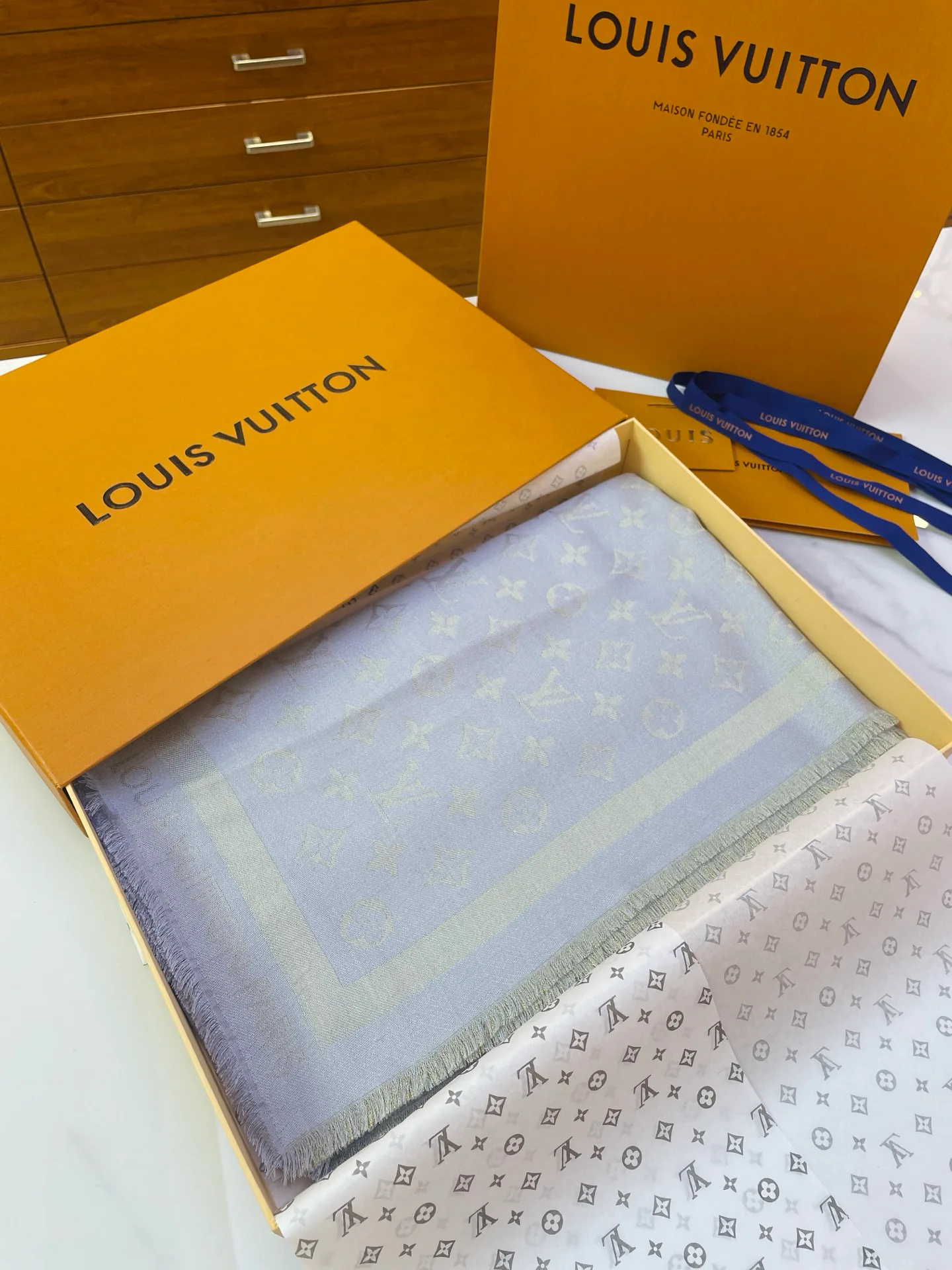 Scarves LOUIS VUITTON 17898732