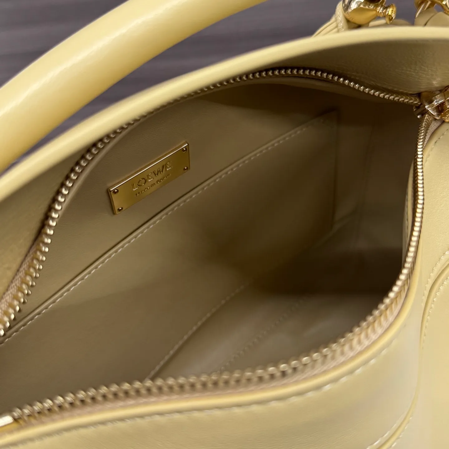 Women's Classic Handbags LOEWE 17270386