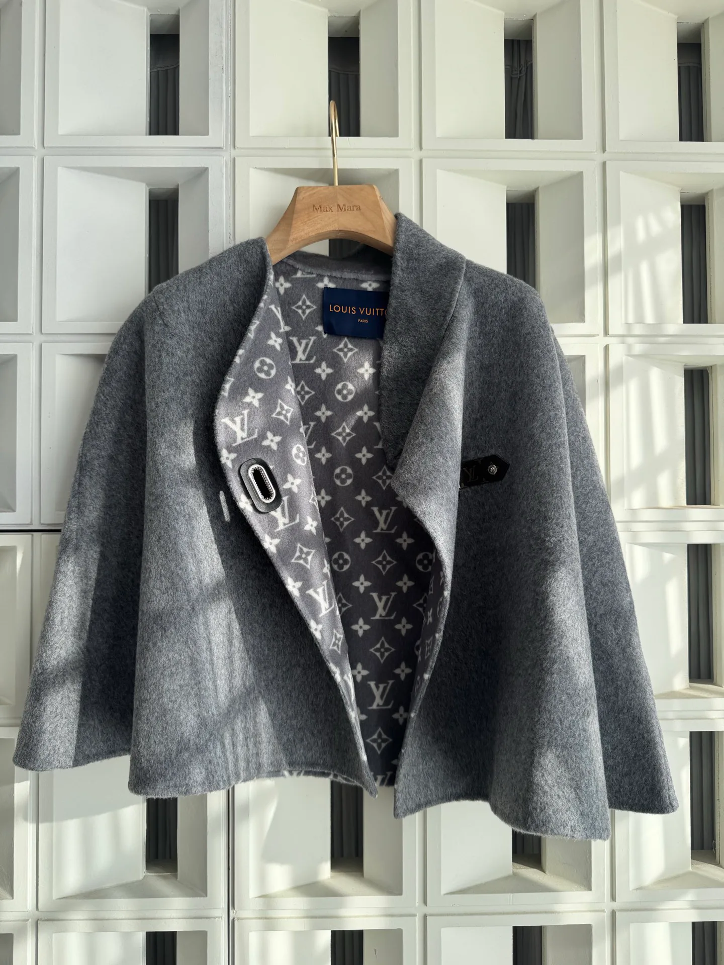 Women's Coats LOUIS VUITTON 18361617