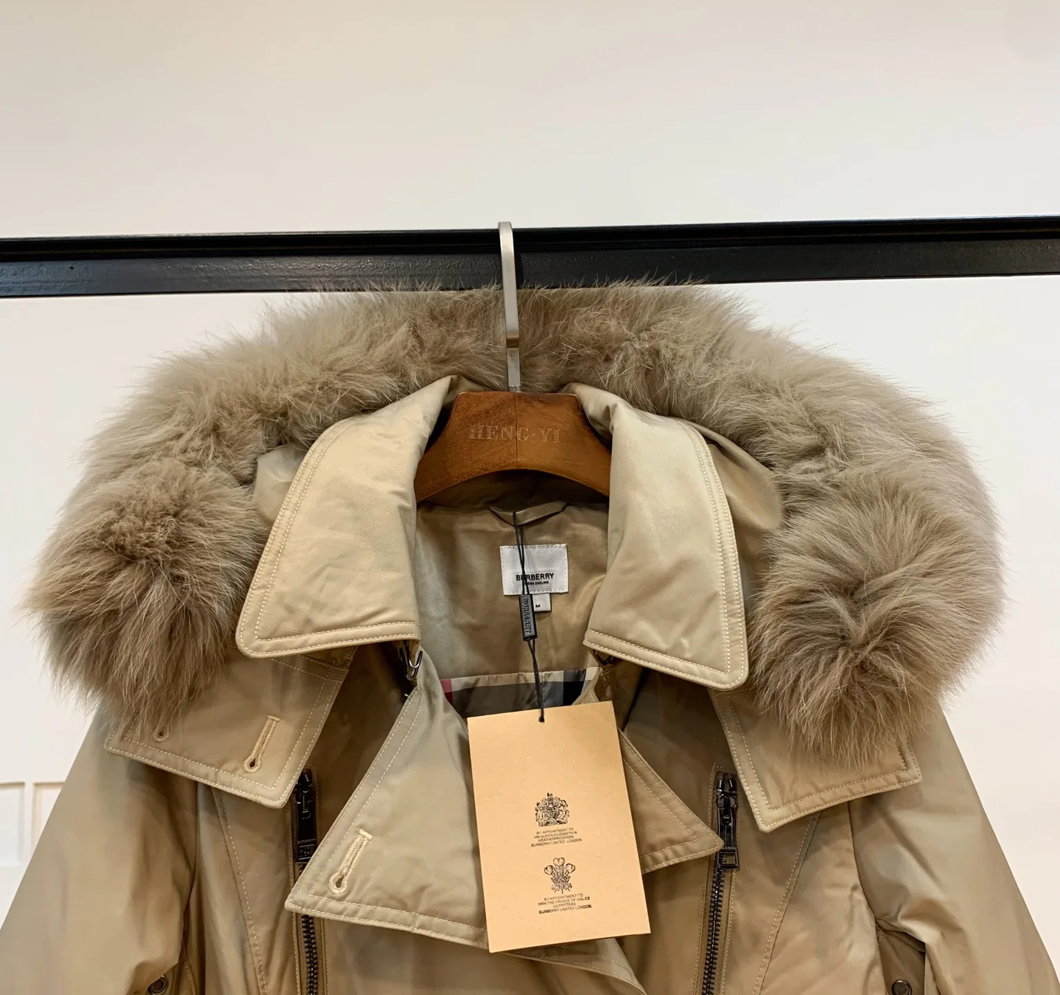 Women's Jackets And Down Jackets BURBERRY 17965231
