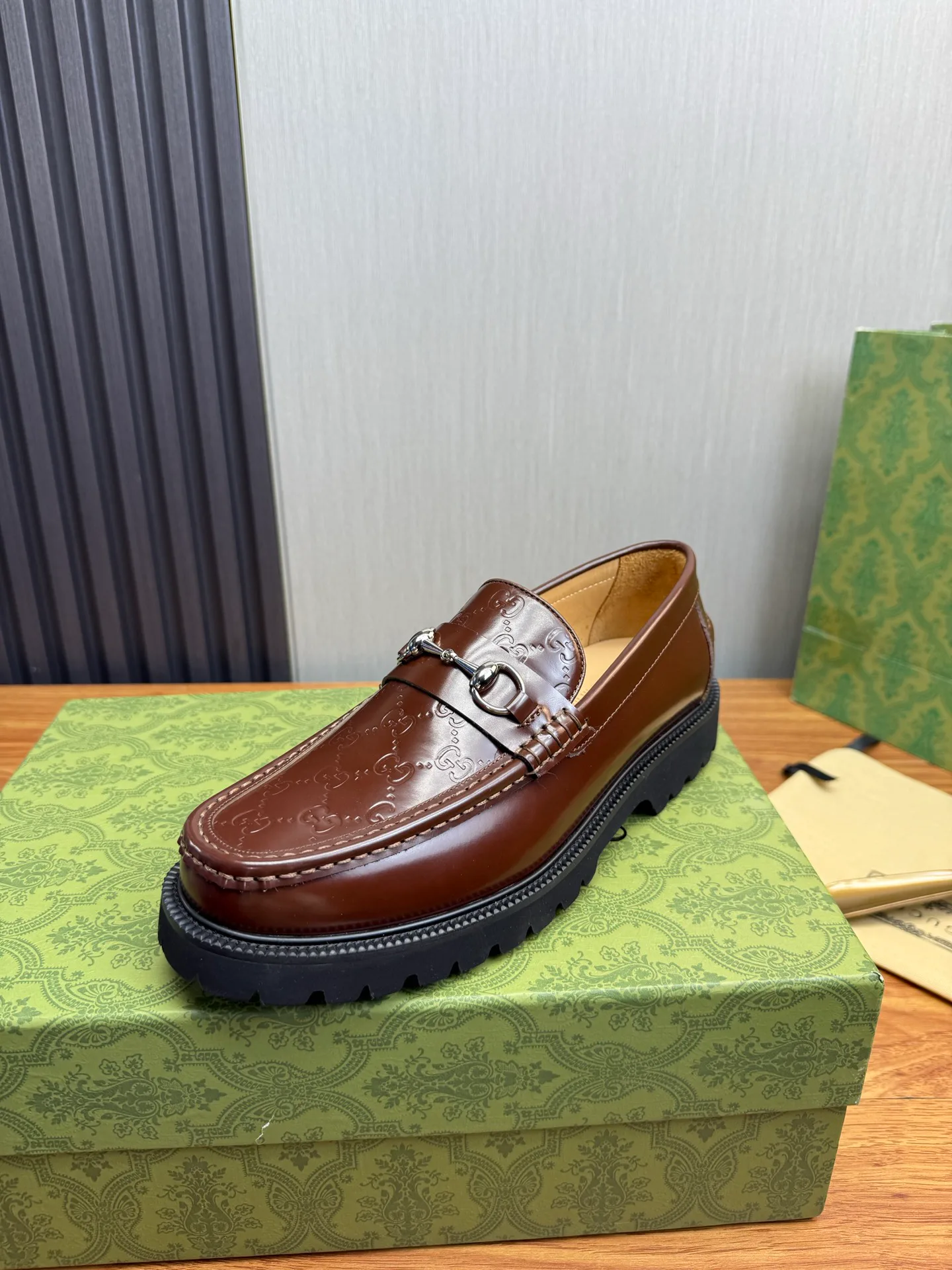 Men's Loafers And Dress Shoes GUCCI 17851631
