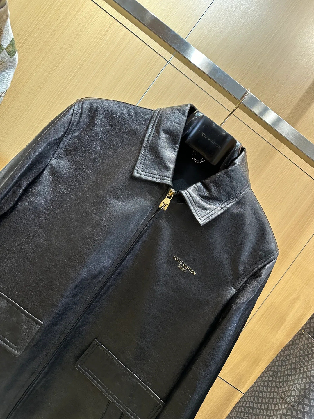 Men's Leather Jackets And Sheepskin Coats LOUIS VUITTON 17802557