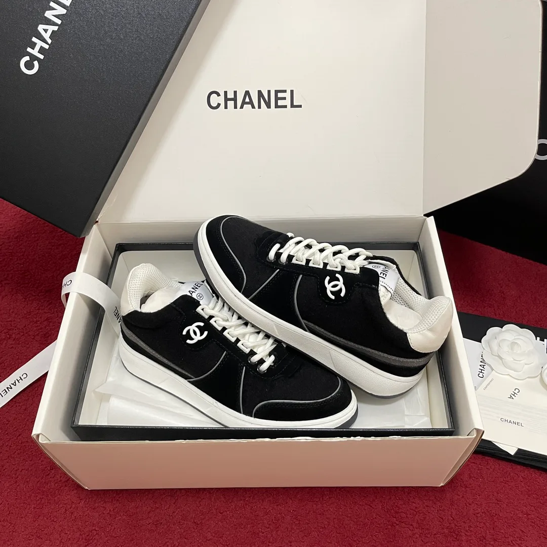 Women's Sneakers CHANEL 18195103