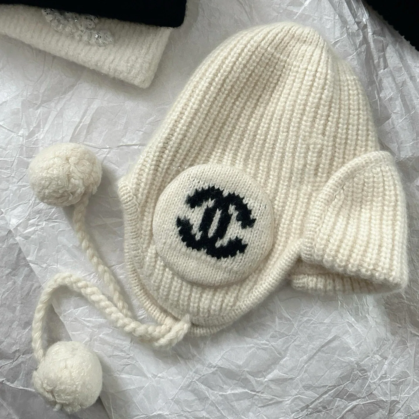 Hats CHANEL 18347816