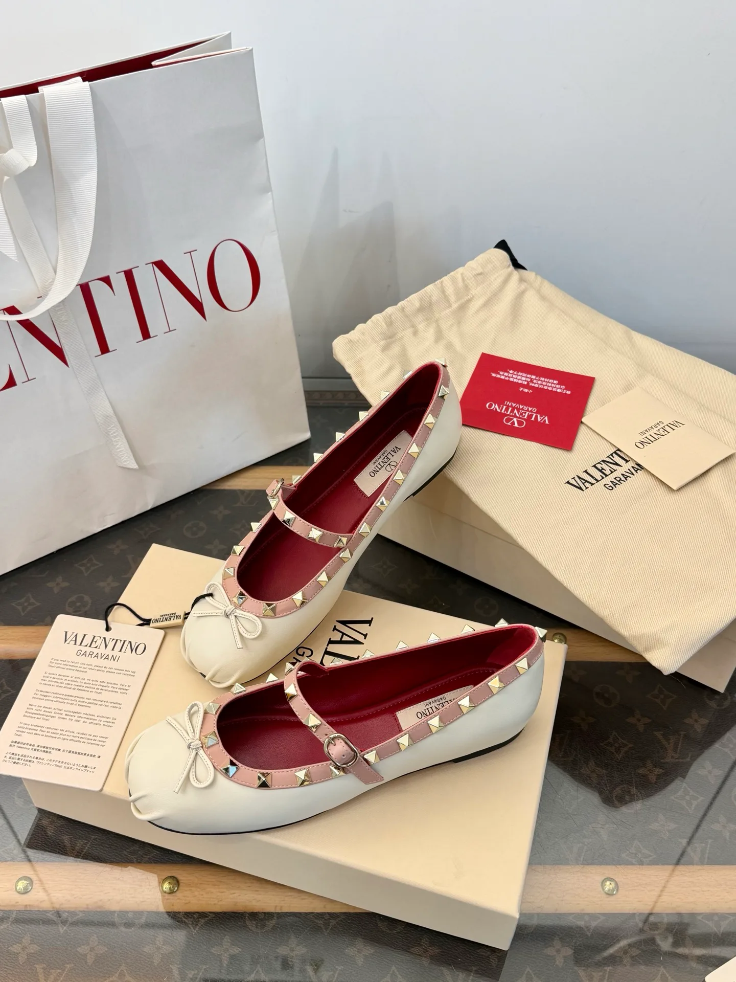Women's Ballet Flats VALENTINO 18133435