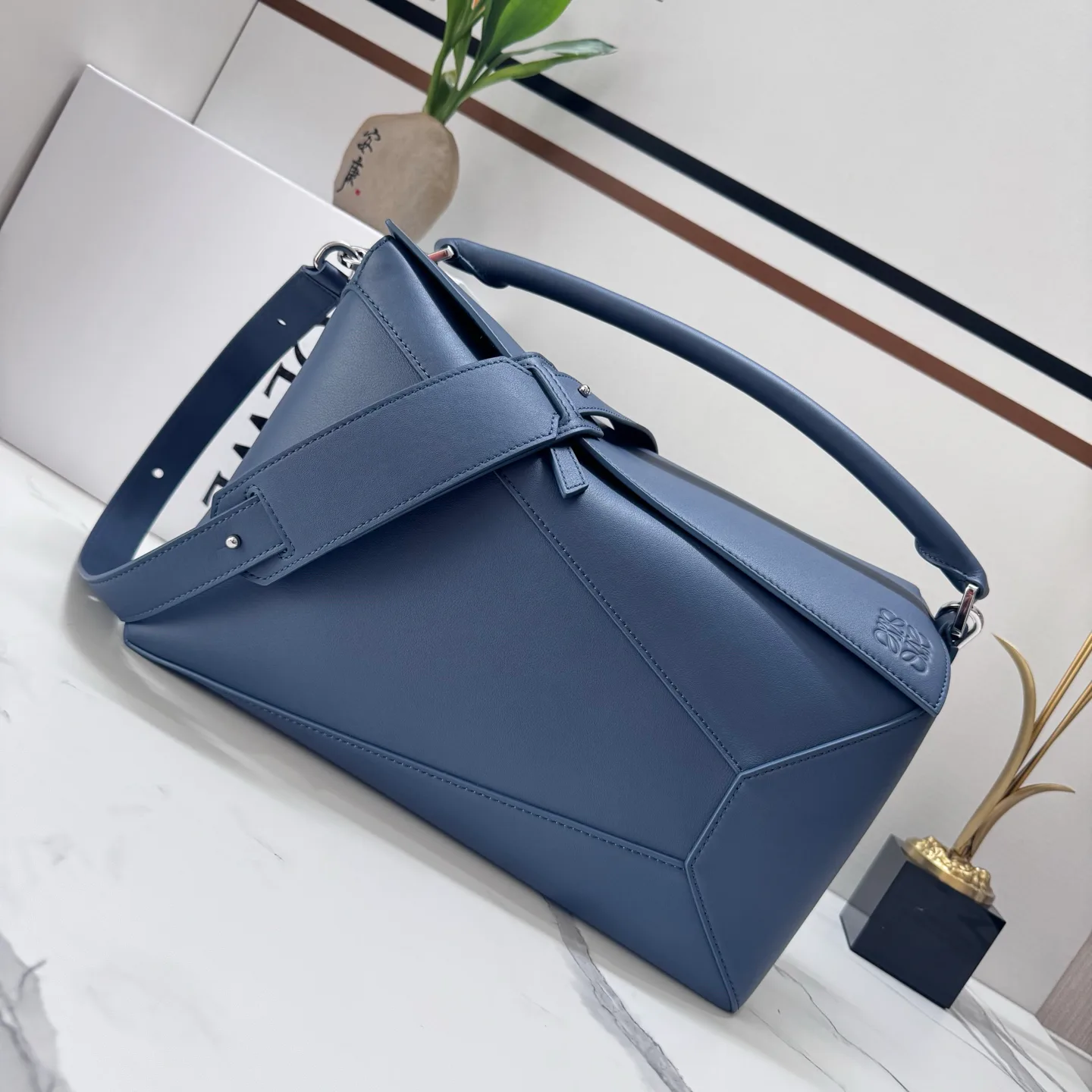 Women's Classic Handbags LOEWE 18030370