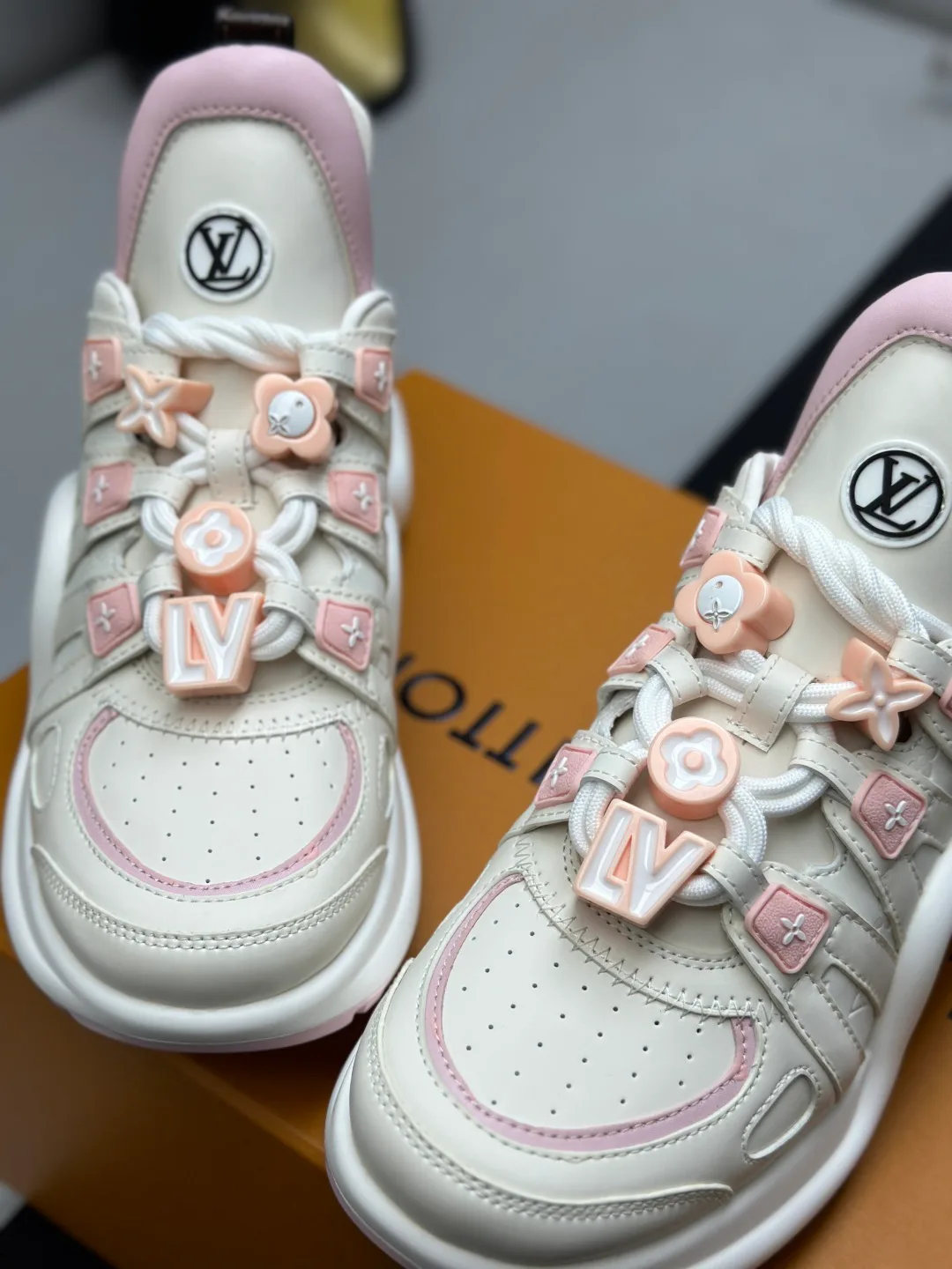 Women's Sneakers LOUIS VUITTON 18211999