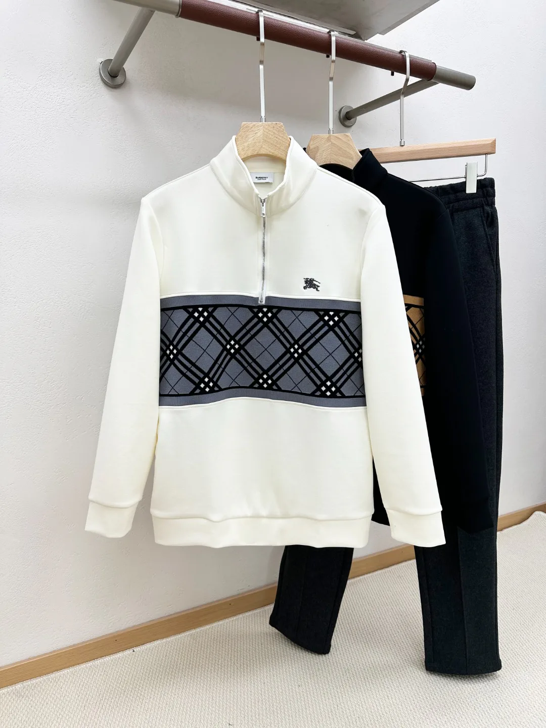 Men's Sweatshirts And Hoodies BURBERRY 18295790