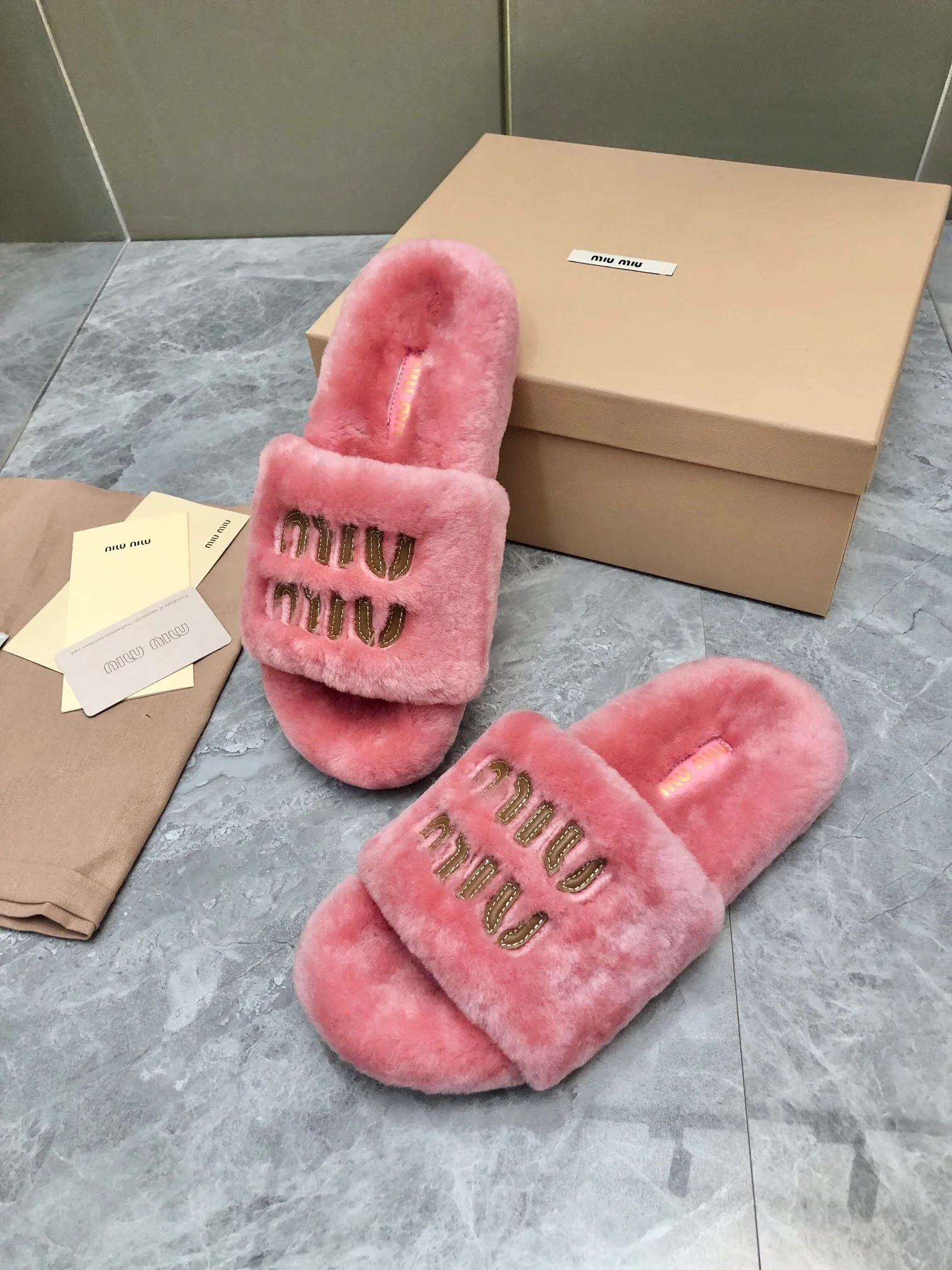 Women's Slippers MIU MIU 18005826