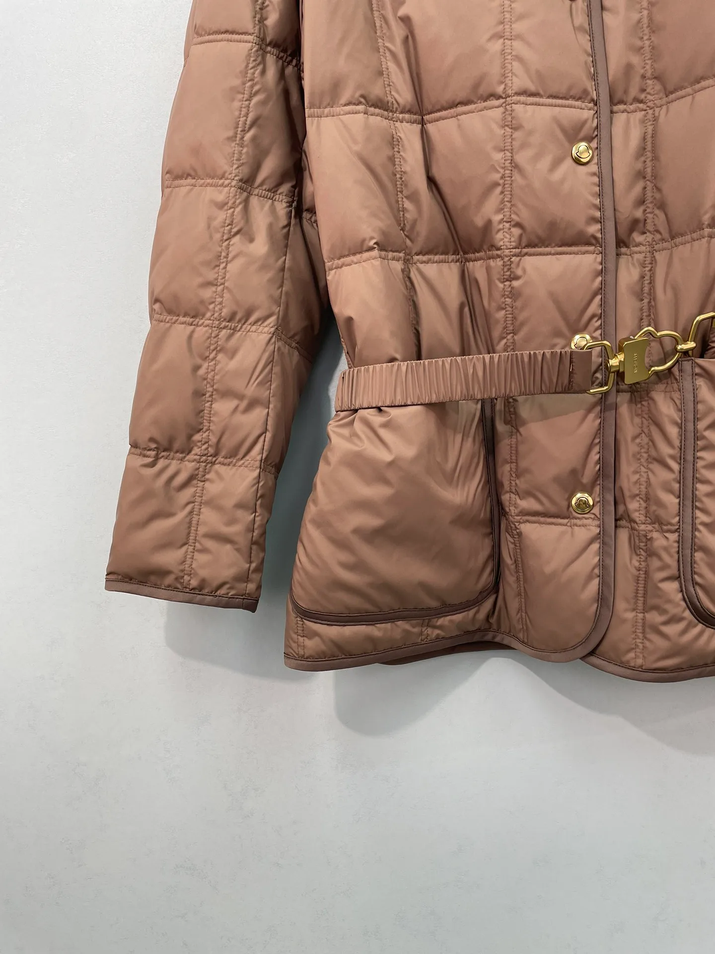 Women's Jackets And Down Jackets MONCLER 17913393