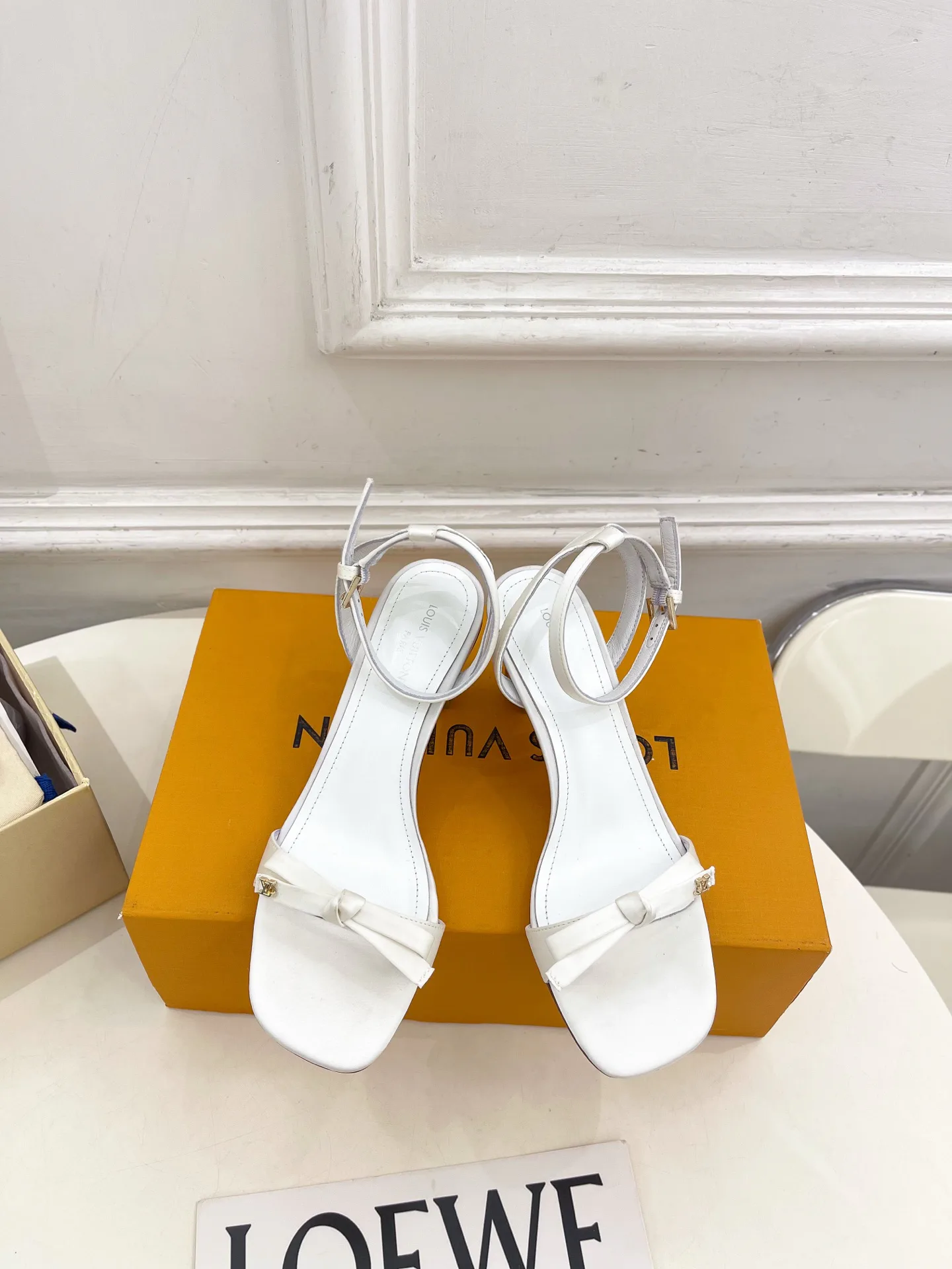 Women's Open-Toe Sandals LOUIS VUITTON 18034975
