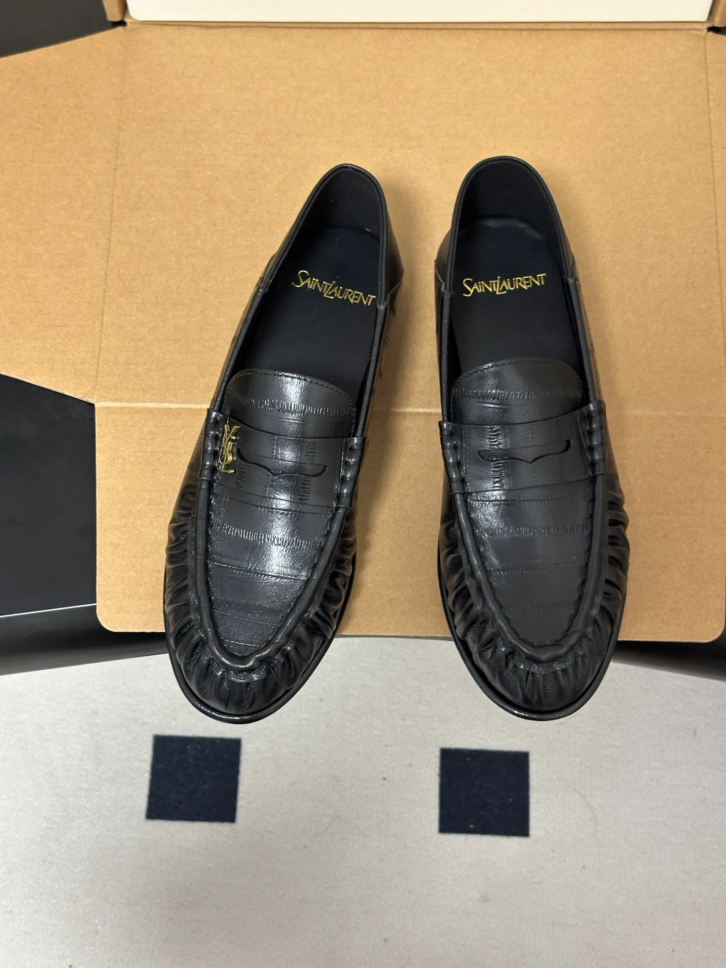 Women's Loafers And Moccasins SAINT LAURENT 18049116