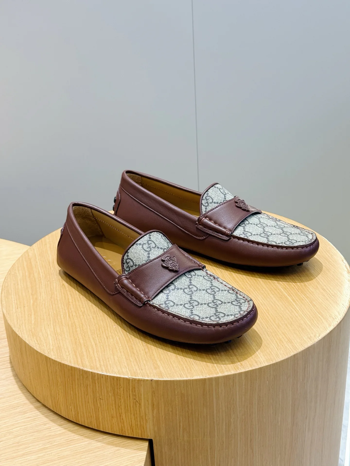Men's Loafers And Dress Shoes GUCCI 18101430