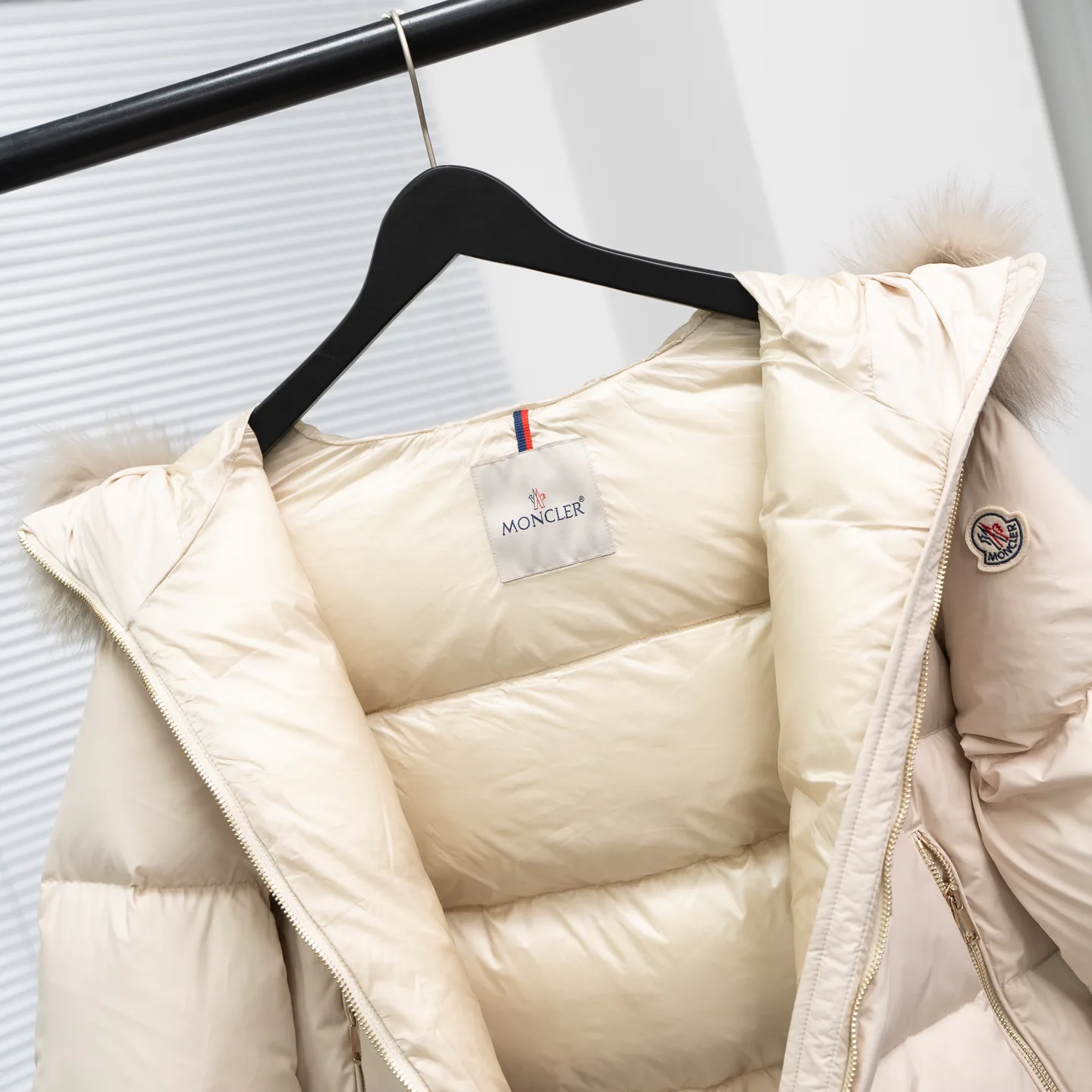 Куртки И Пуховики Женские Moncler 18615207