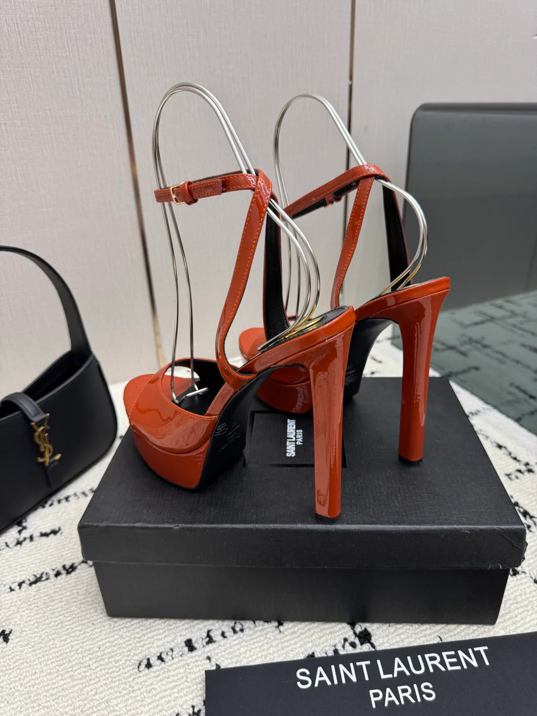 Women's Open-Toe Sandals SAINT LAURENT 18049018