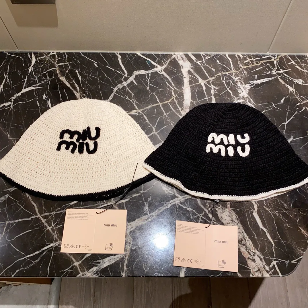 Hats MIU MIU 17973793