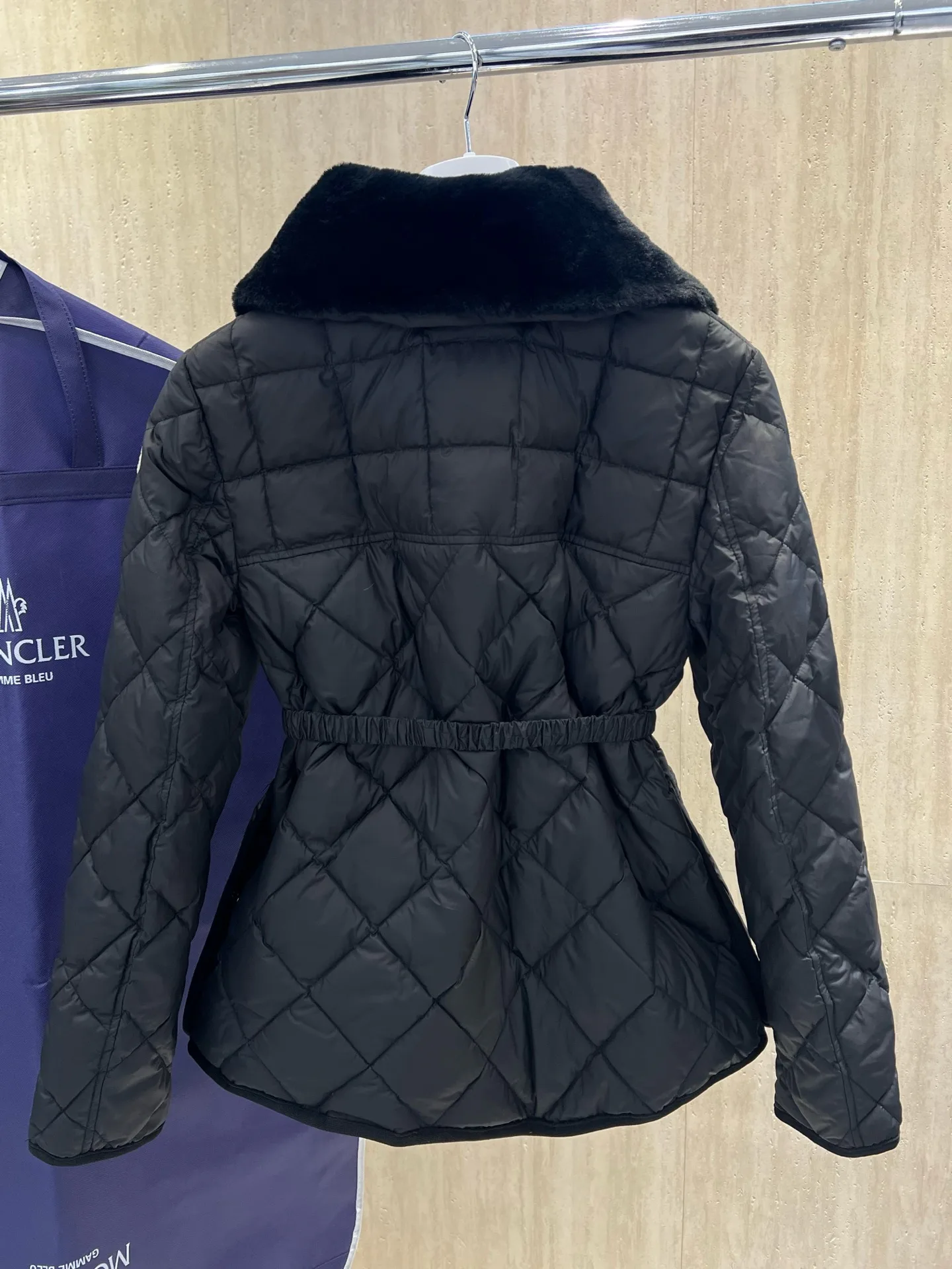 Men's Jackets And Down Jackets MONCLER 18231458