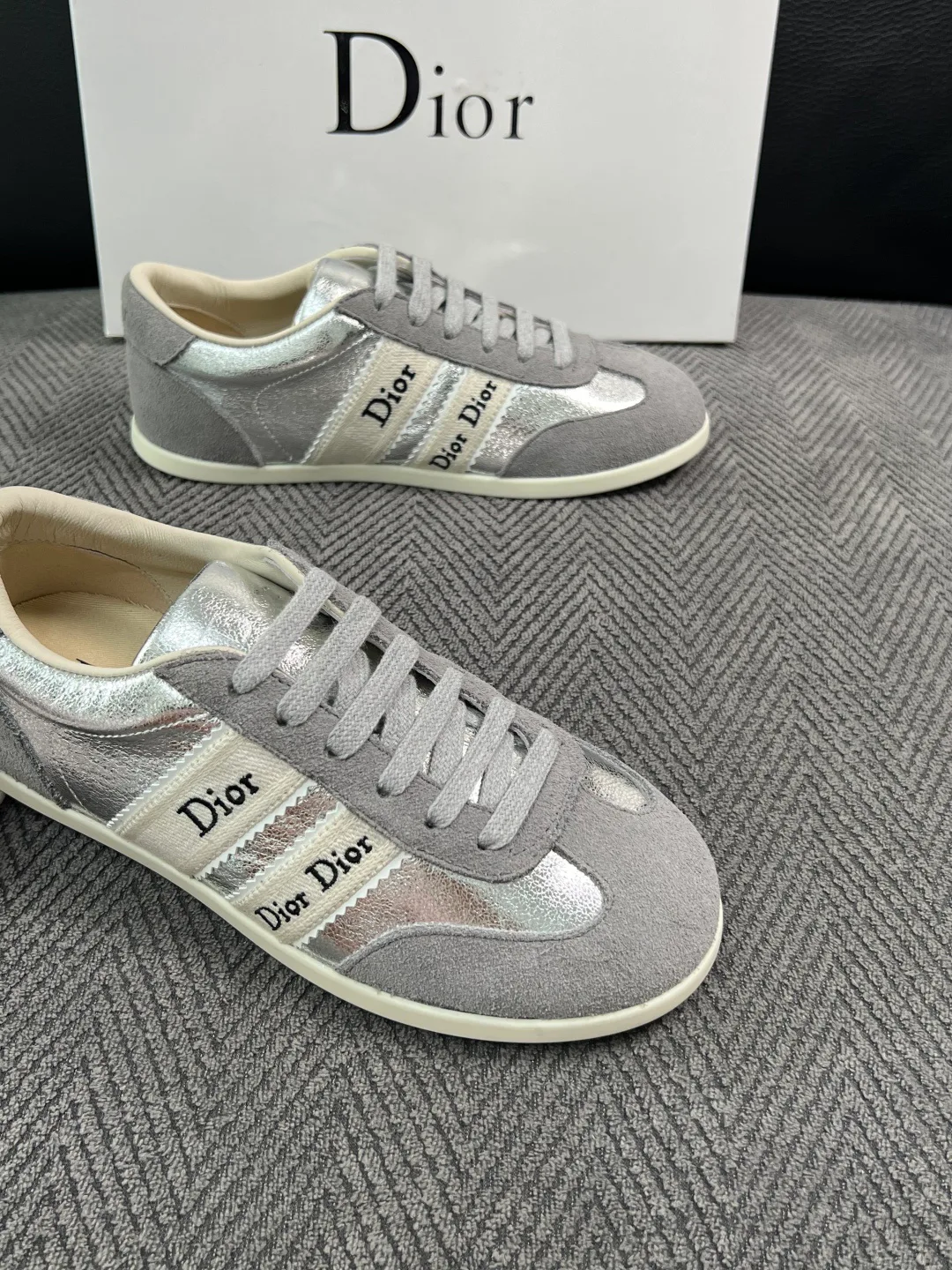 Кроссовки Женские Christian Dior 18592273