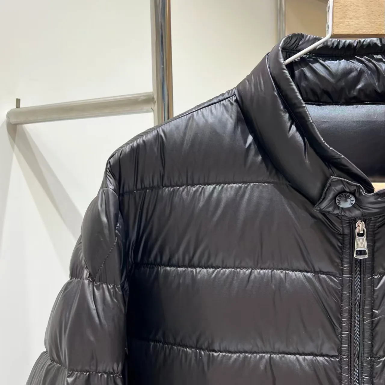Women's Jackets And Down Jackets MONCLER 18131407