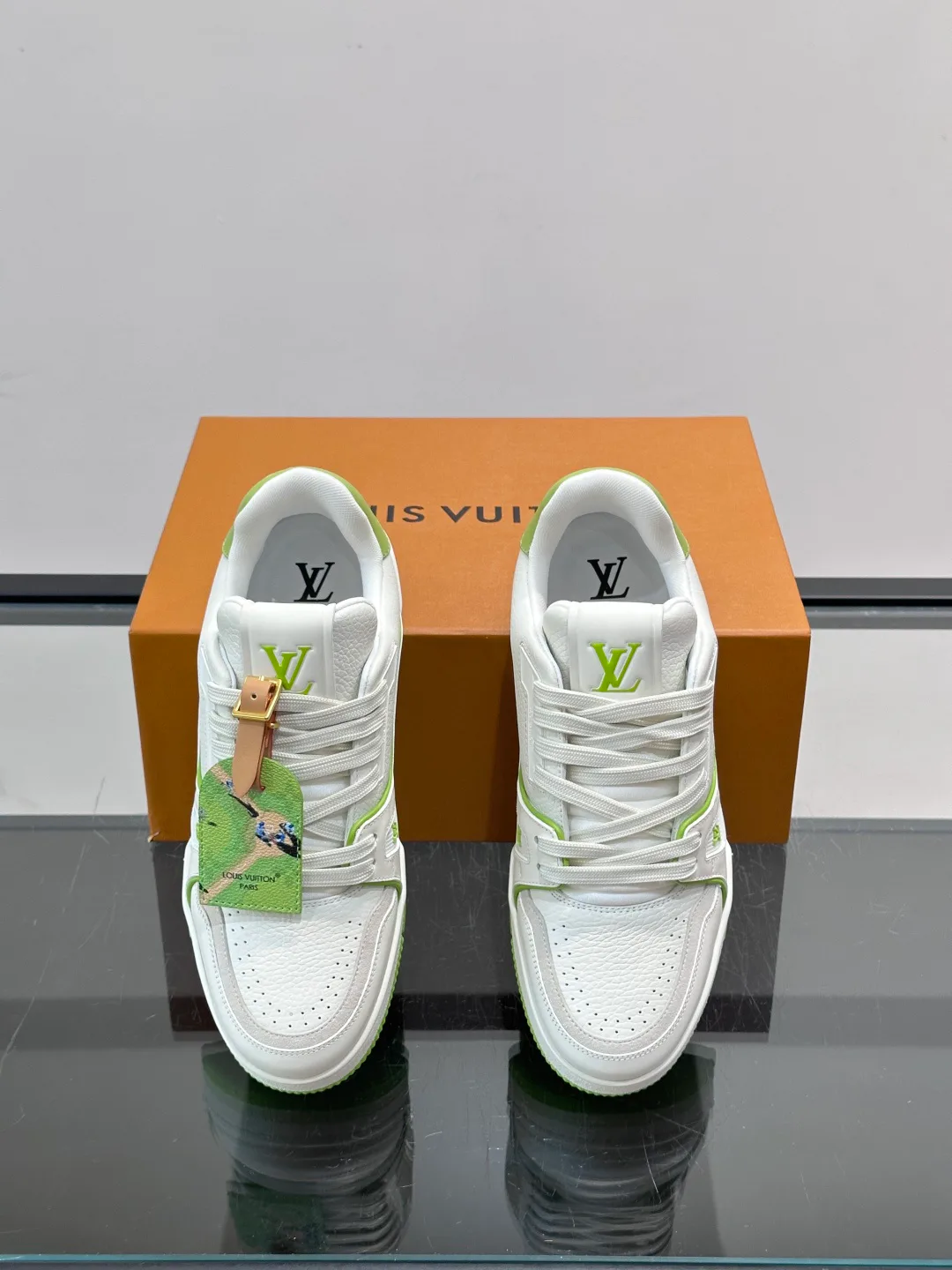 Men's Sneakers LOUIS VUITTON 17811168