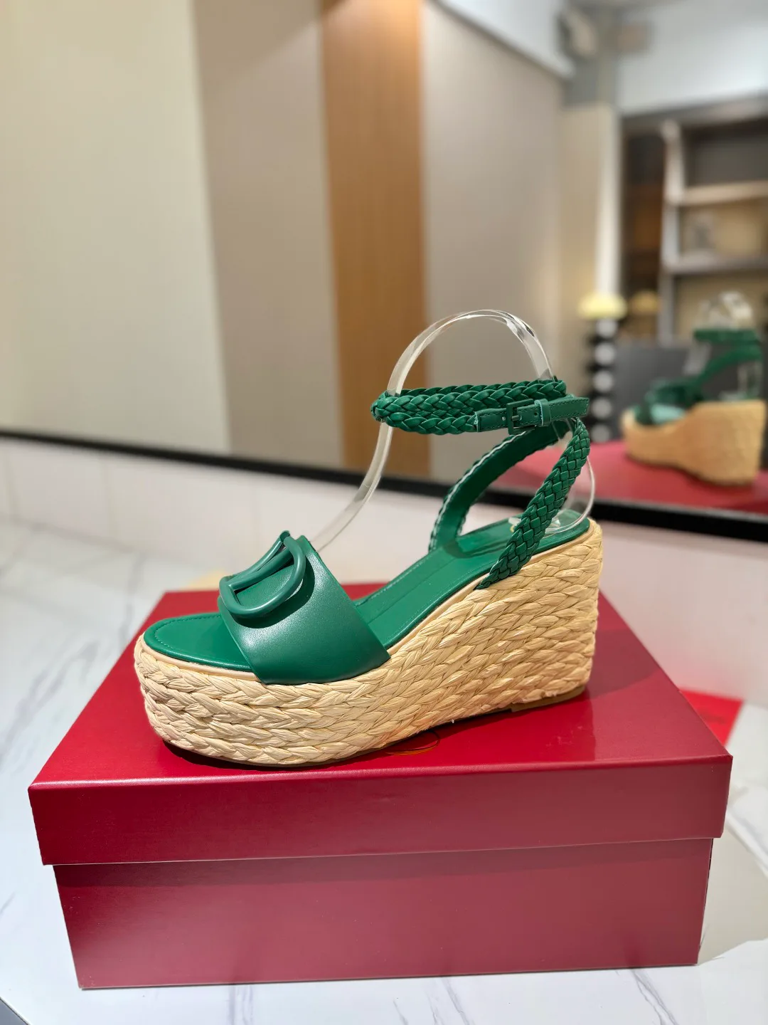 Women's Open-Toe Sandals VALENTINO 17946612