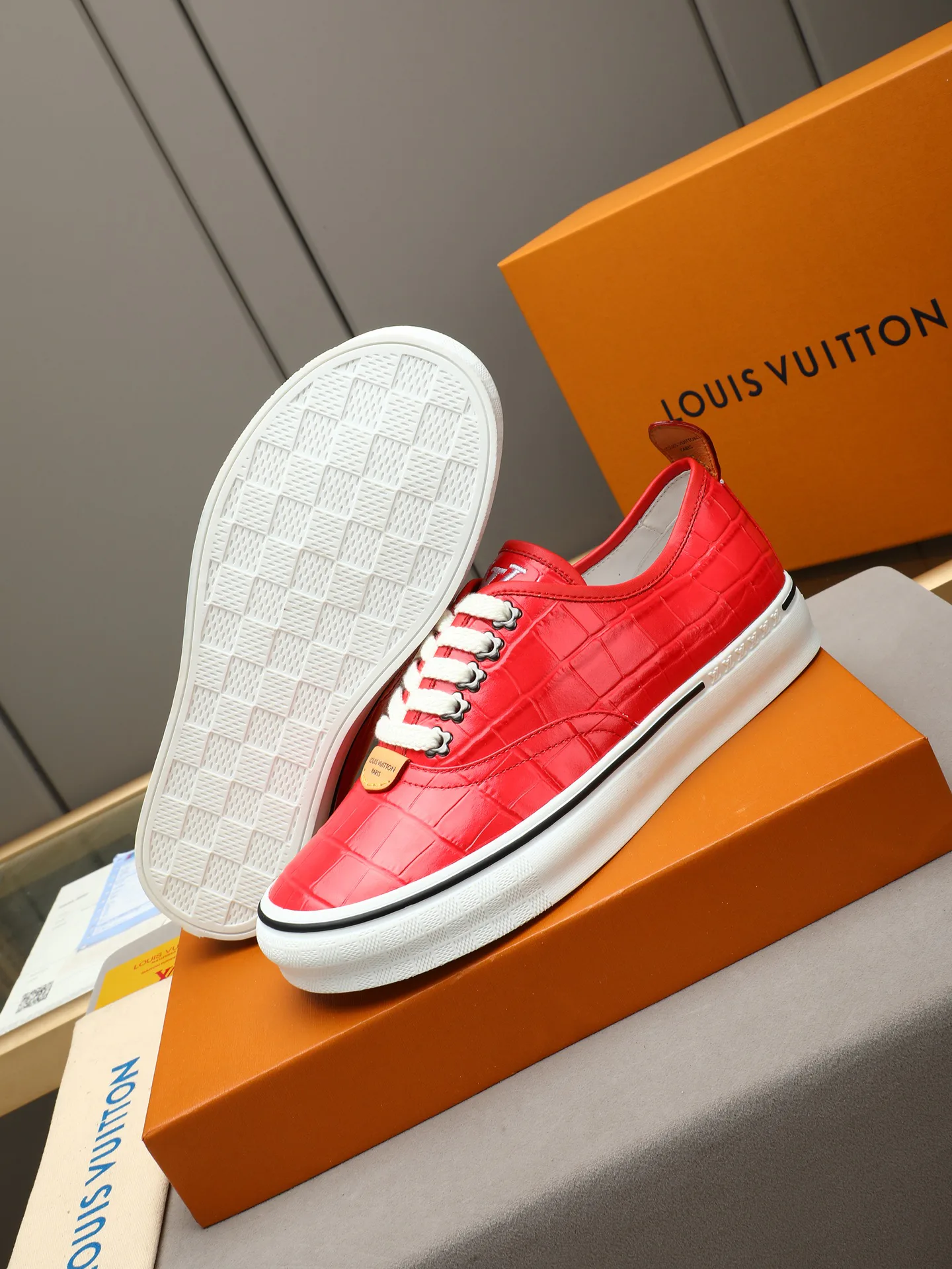 Men's Sneakers LOUIS VUITTON 17947263
