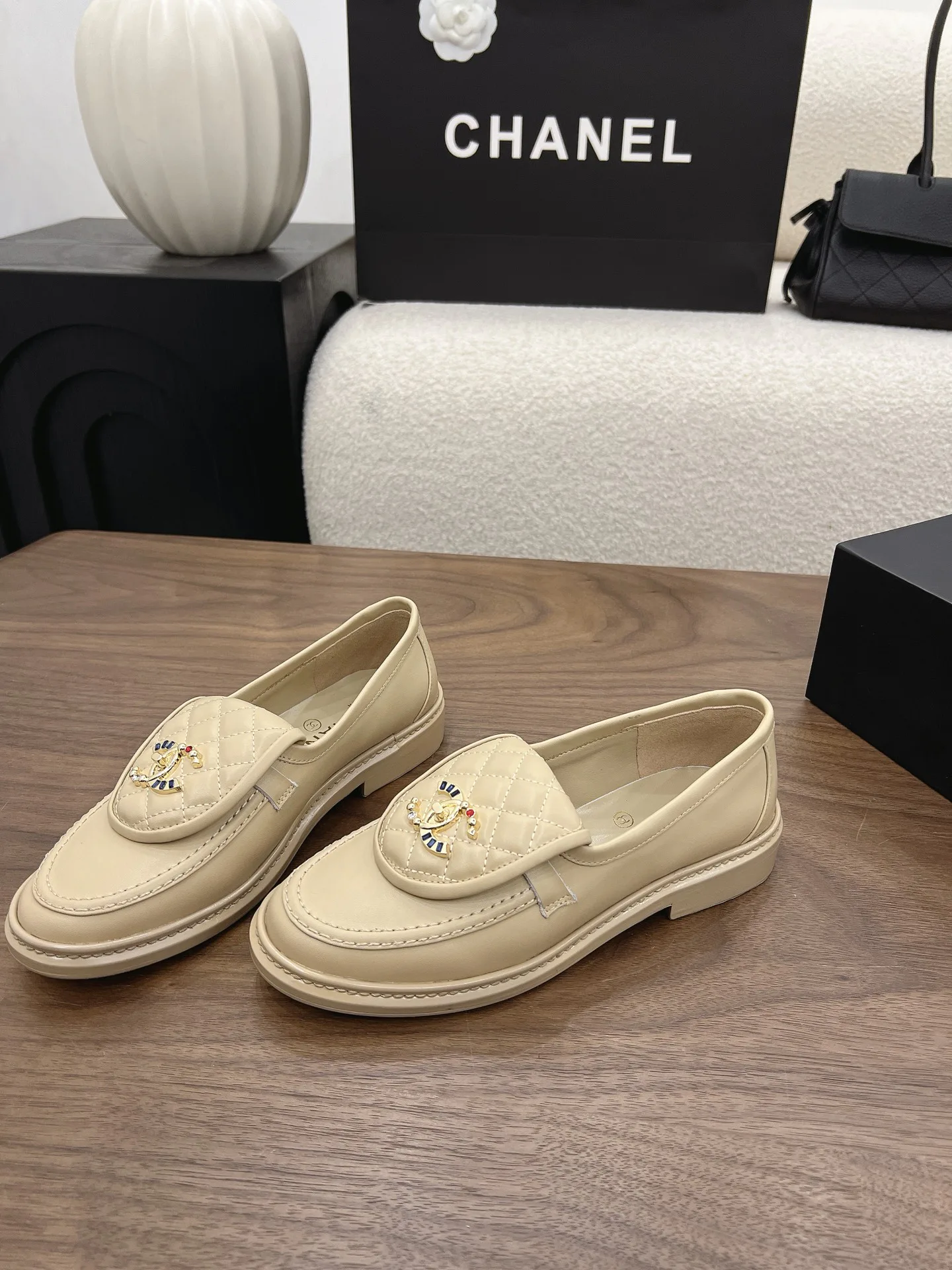 Women's Loafers And Moccasins CHANEL 17303660