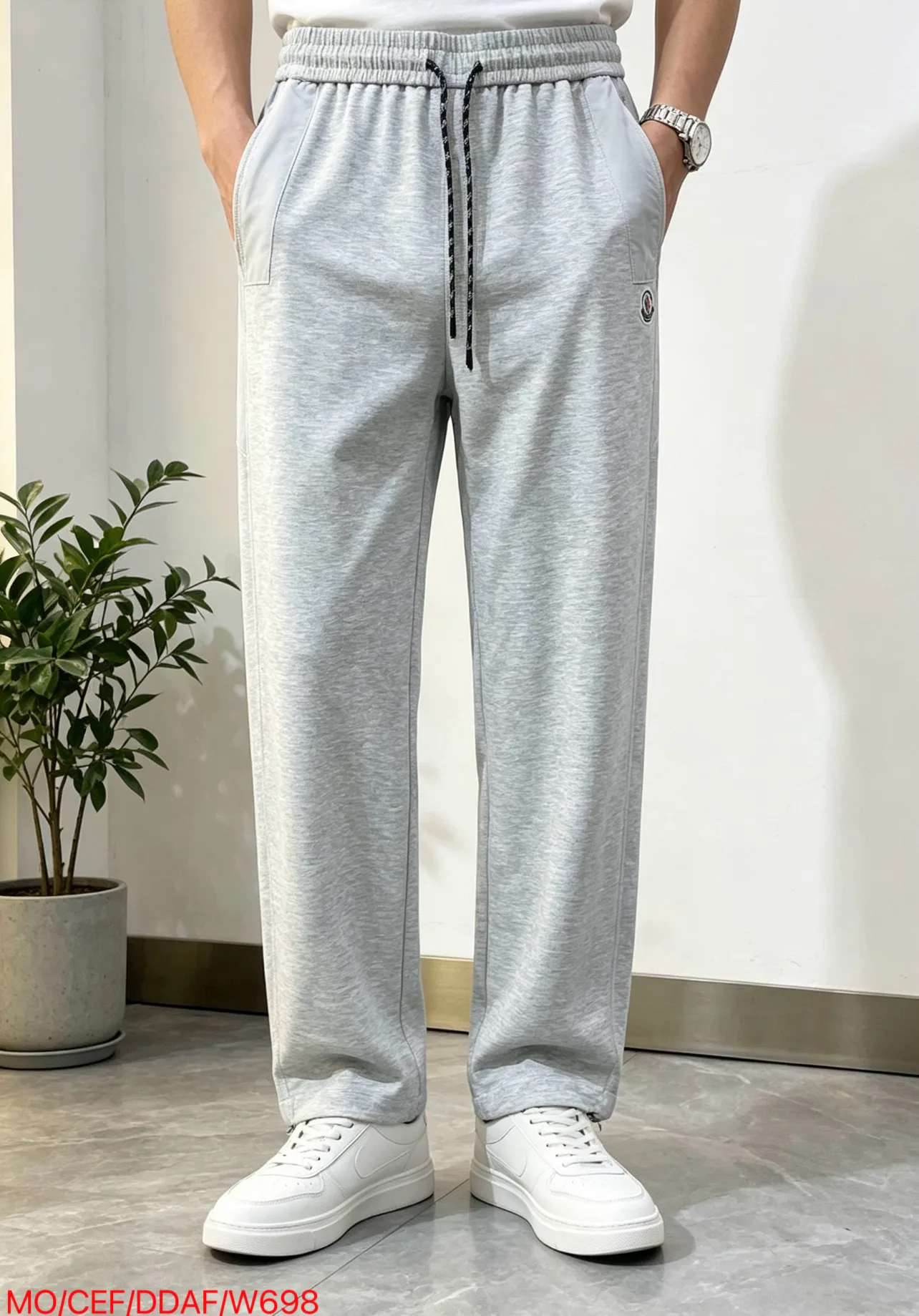 Men's Trousers MONCLER 18068577