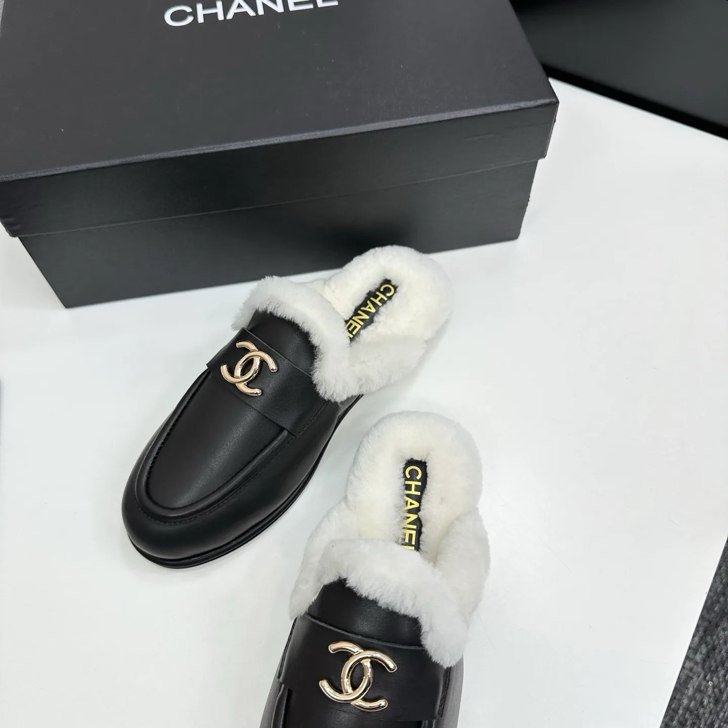 Women's Loafers And Moccasins CHANEL 18083897