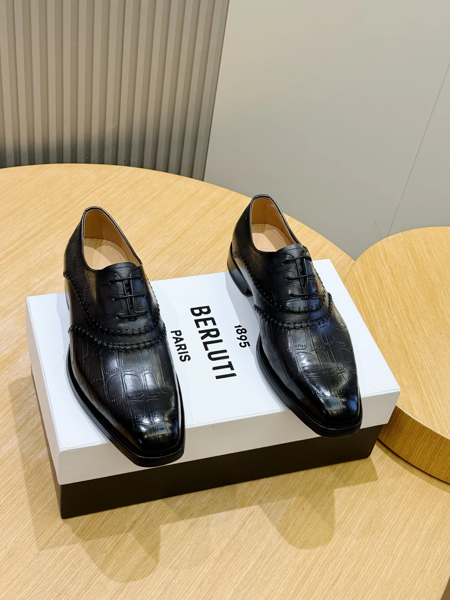 Men's Loafers And Dress Shoes BERLUTI 17649436